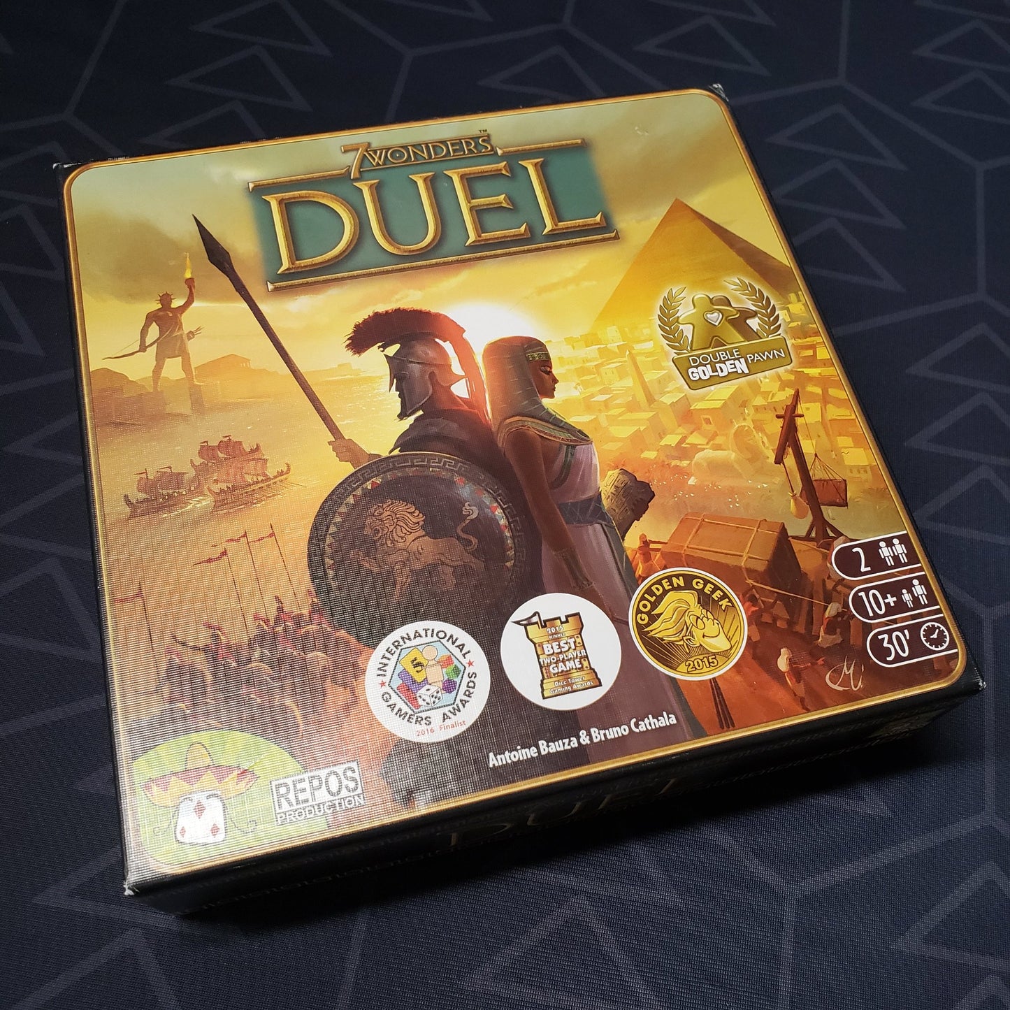 Image shows the front cover of the box of the 7 Wonders Duel board game