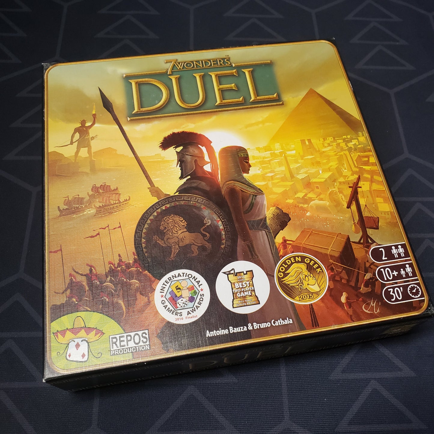Image shows the front cover of the box of the 7 Wonders Duel board game