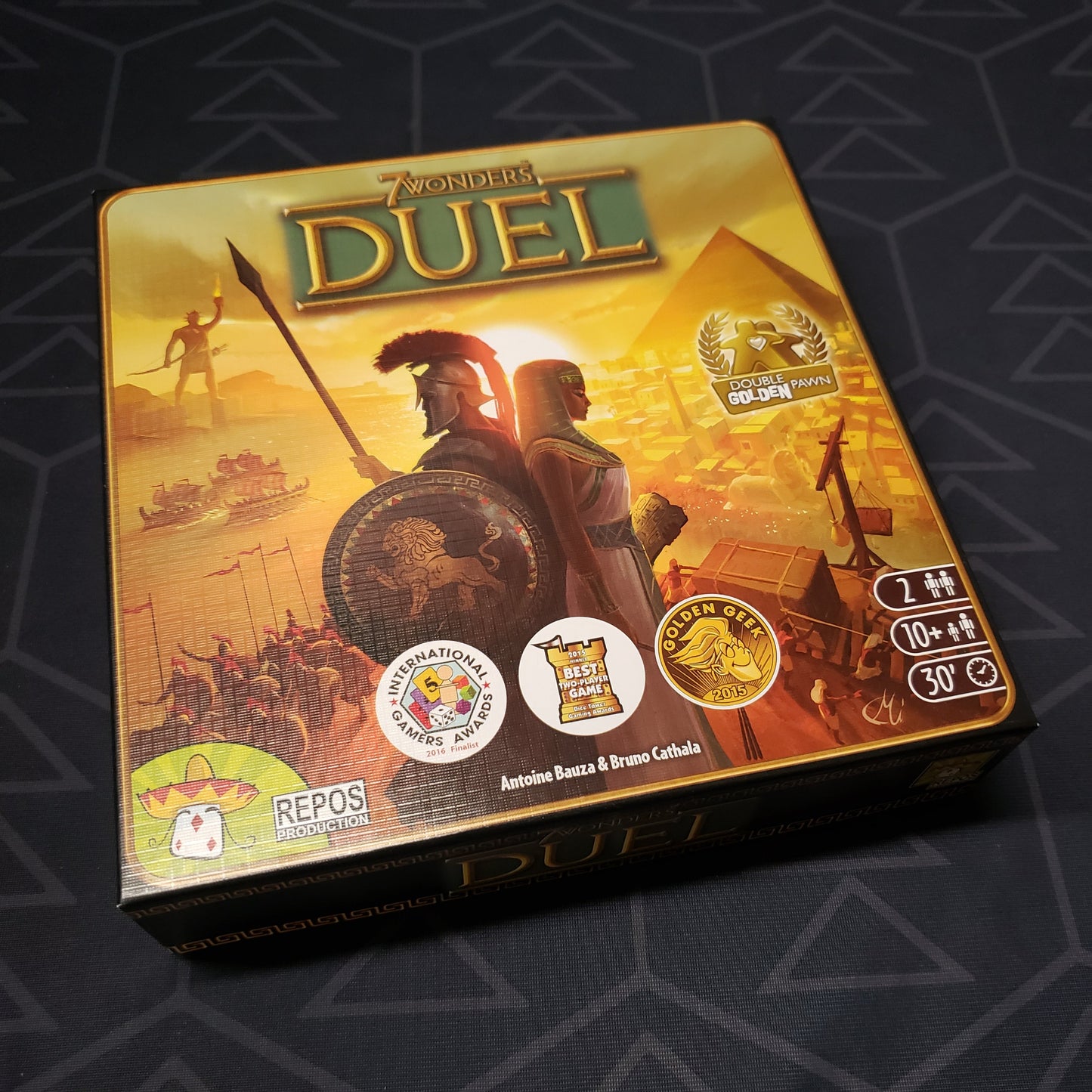Image shows the front cover of the box of the 7 Wonders Duel board game
