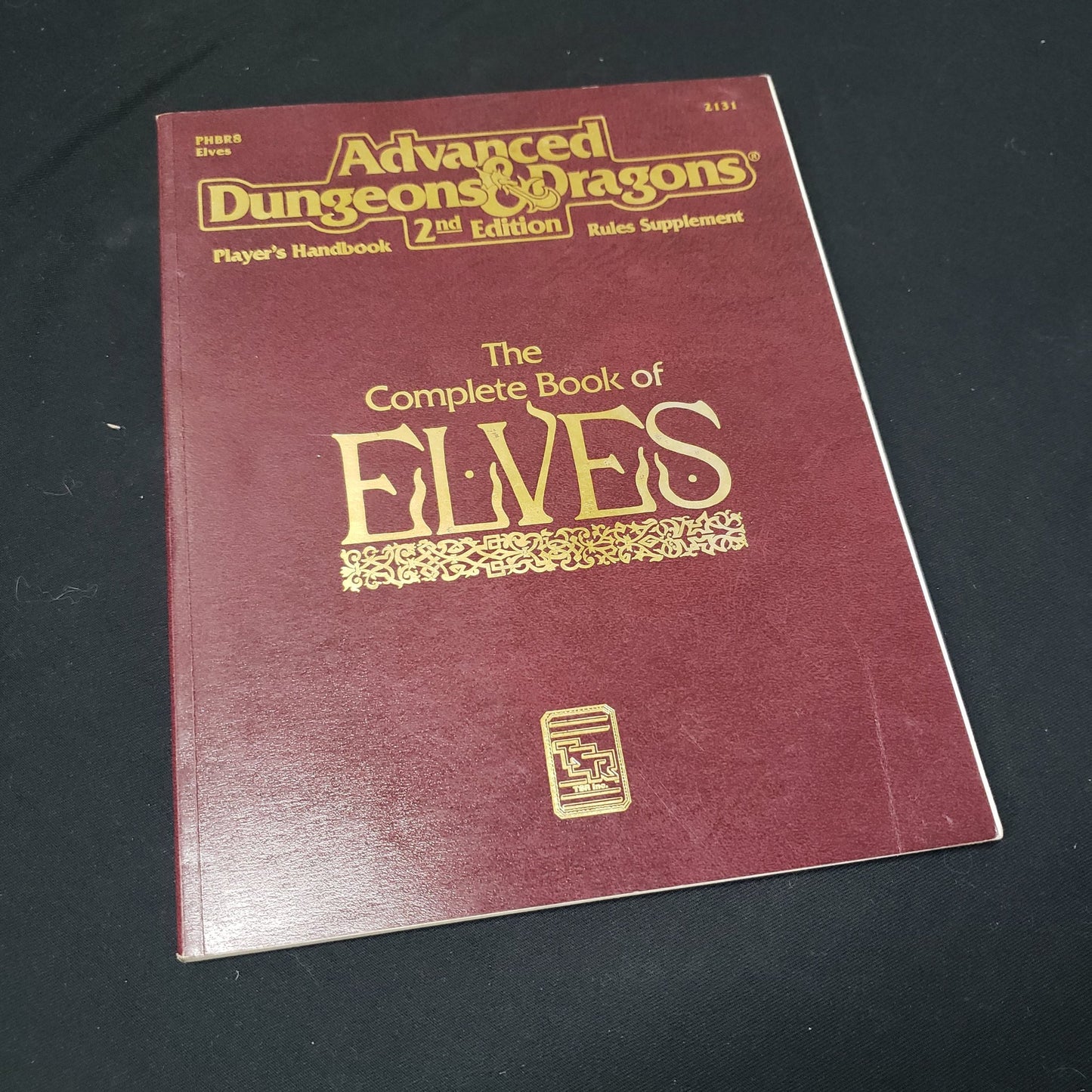 Image shows the front cover of the Complete Book of Elves for the roleplaying game Advanced Dungeons & Dragons: Second Edition