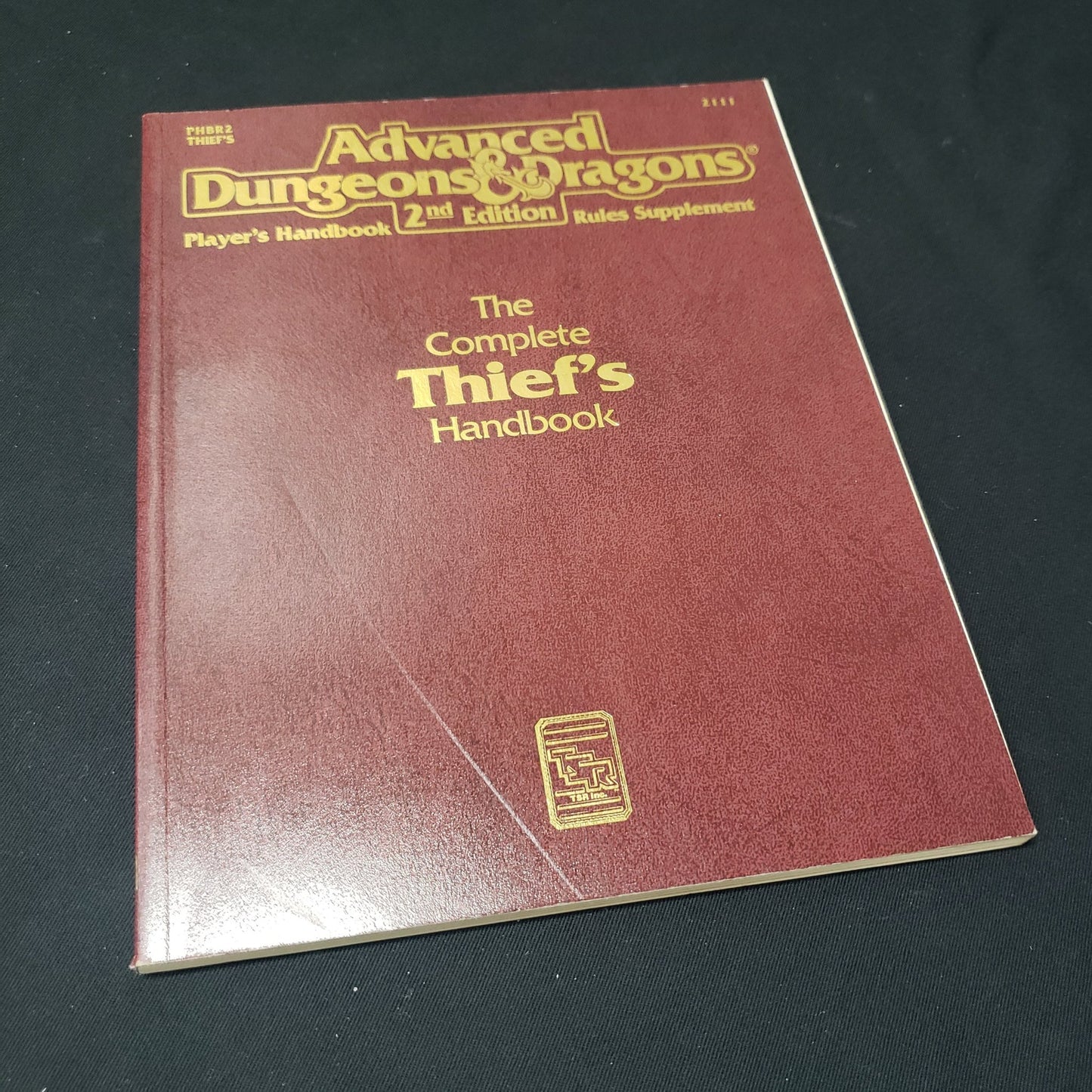 Image shows the front cover of the Complete Thief's Handbook for the roleplaying game Advanced Dungeons & Dragons: Second Edition
