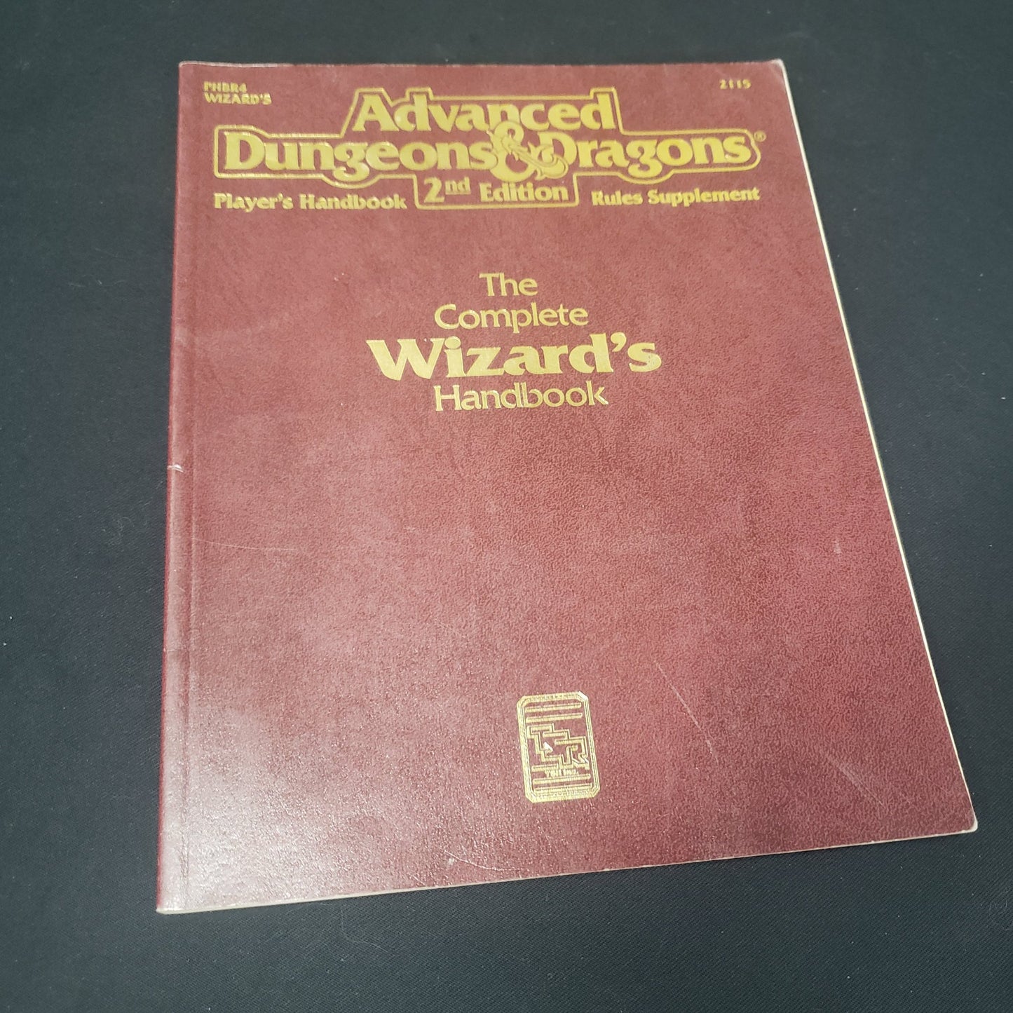 Image shows the front cover of the Complete Wizard's Handbook for the roleplaying game Advanced Dungeons & Dragons: Second Edition