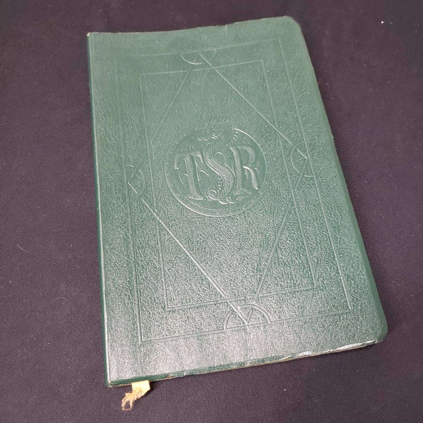 Image shows the front cover of the Encyclopedia Magica: Volume 3 book for the roleplaying game Advanced Dungeons & Dragons: Second Edition