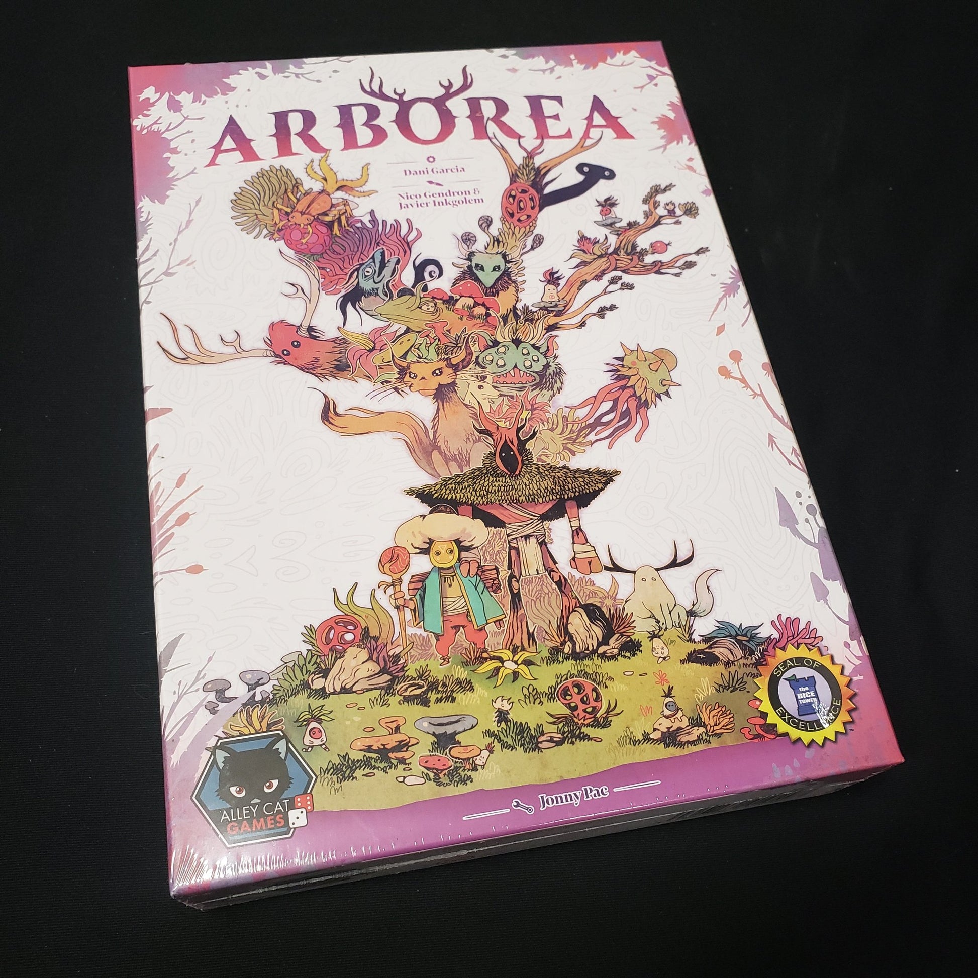 Image shows the front cover of the box of the Arborea board game