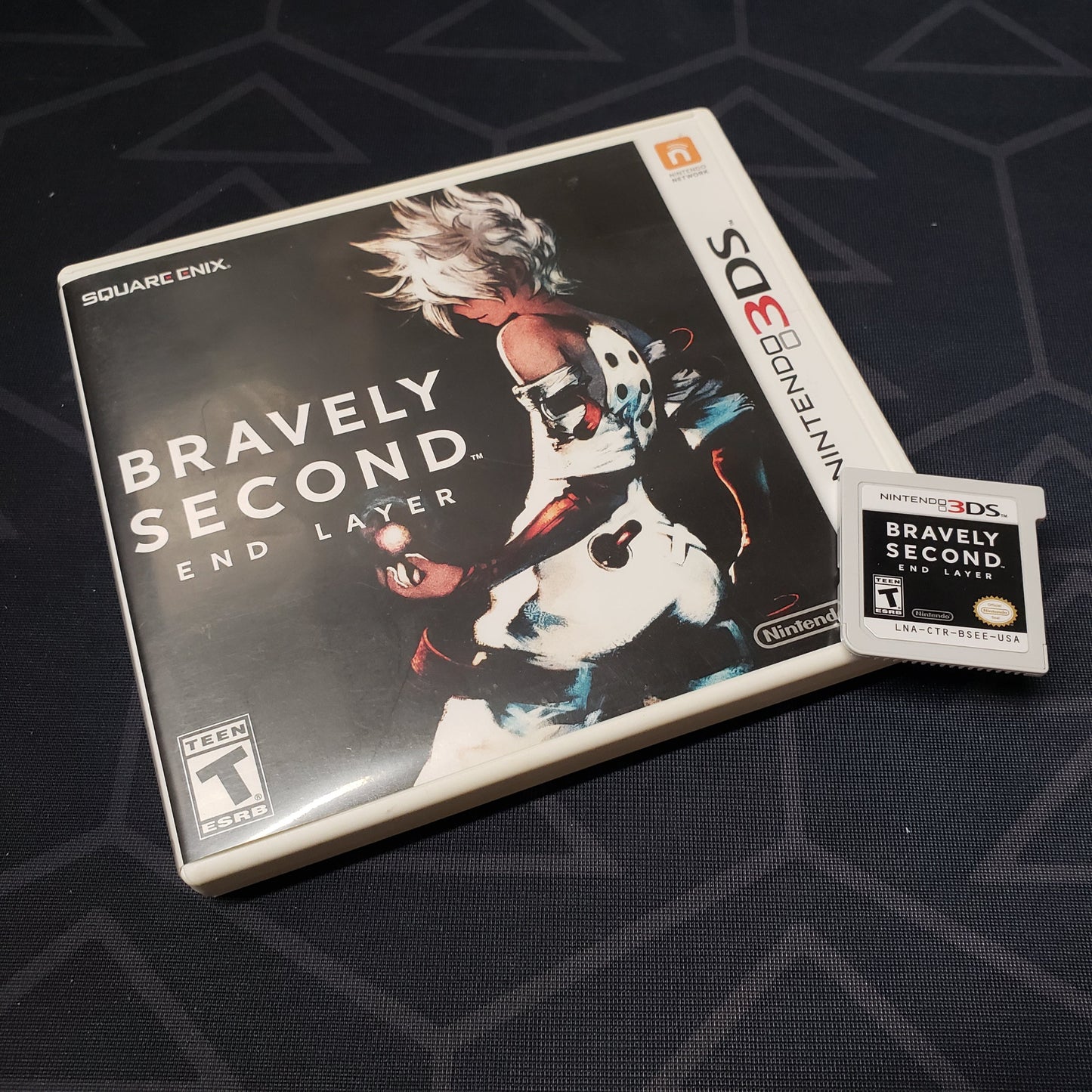 Image shows the case and cartridge for the video game Bravely Second: End Layer for Nintendo 3DS