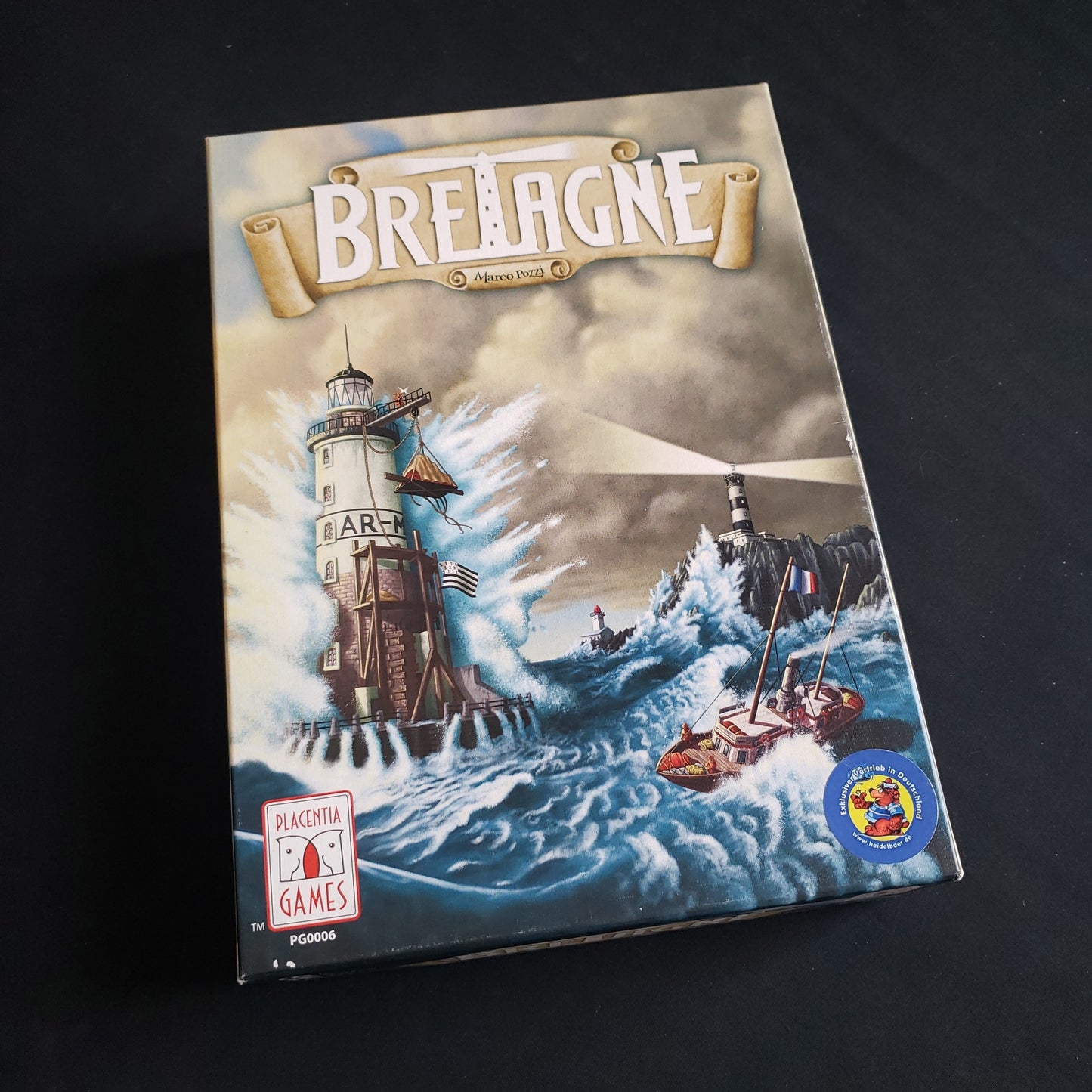 Image shows the front cover of the box of the Bretagne board game