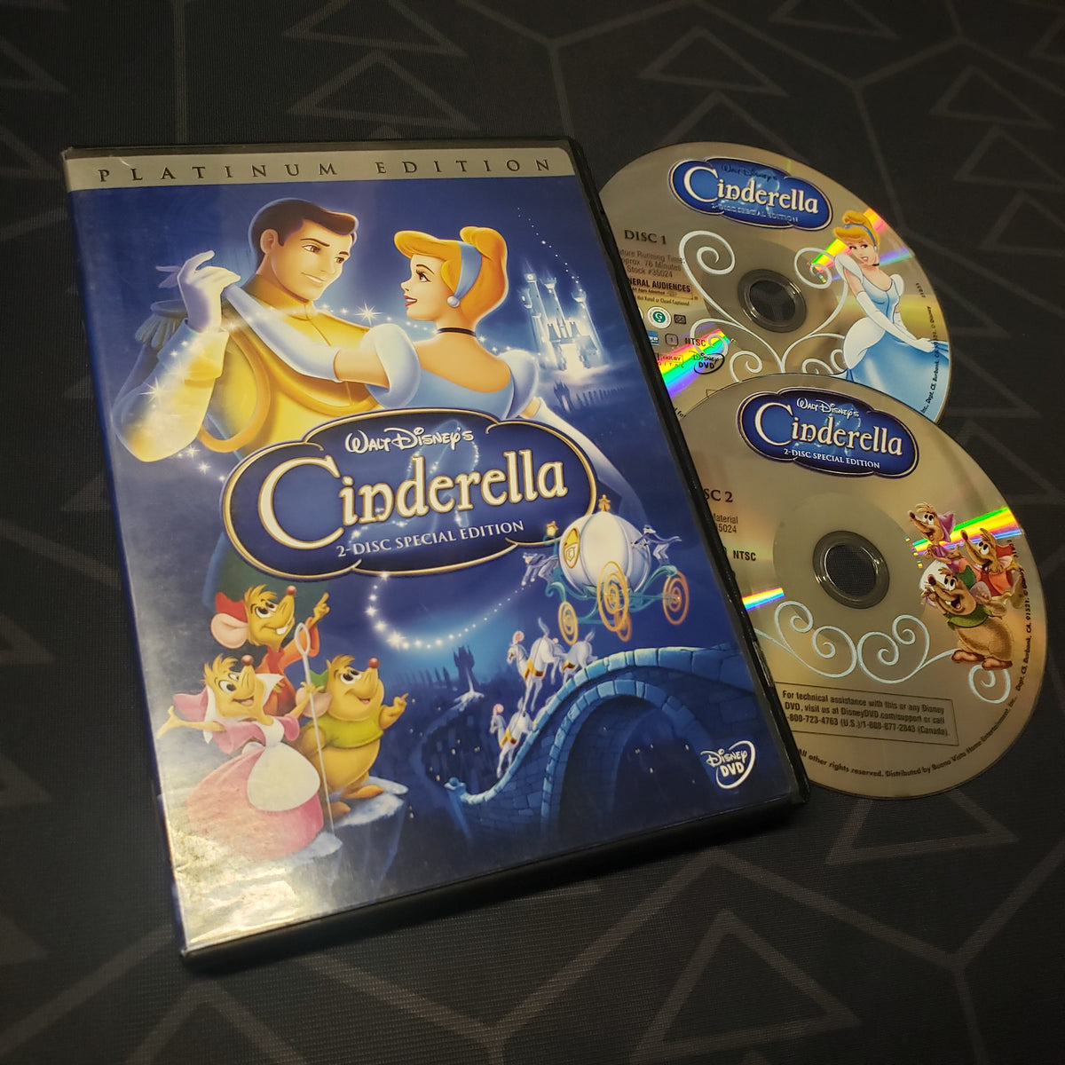 Image shows the case & two discs for the movie Cinderella on DVD
