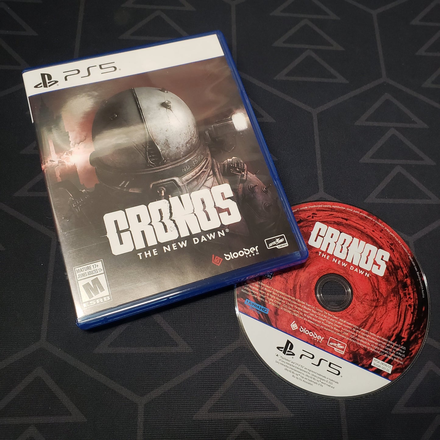 Image shows the case and disc for the video game Cronos: The New Dawn for Playstation 5