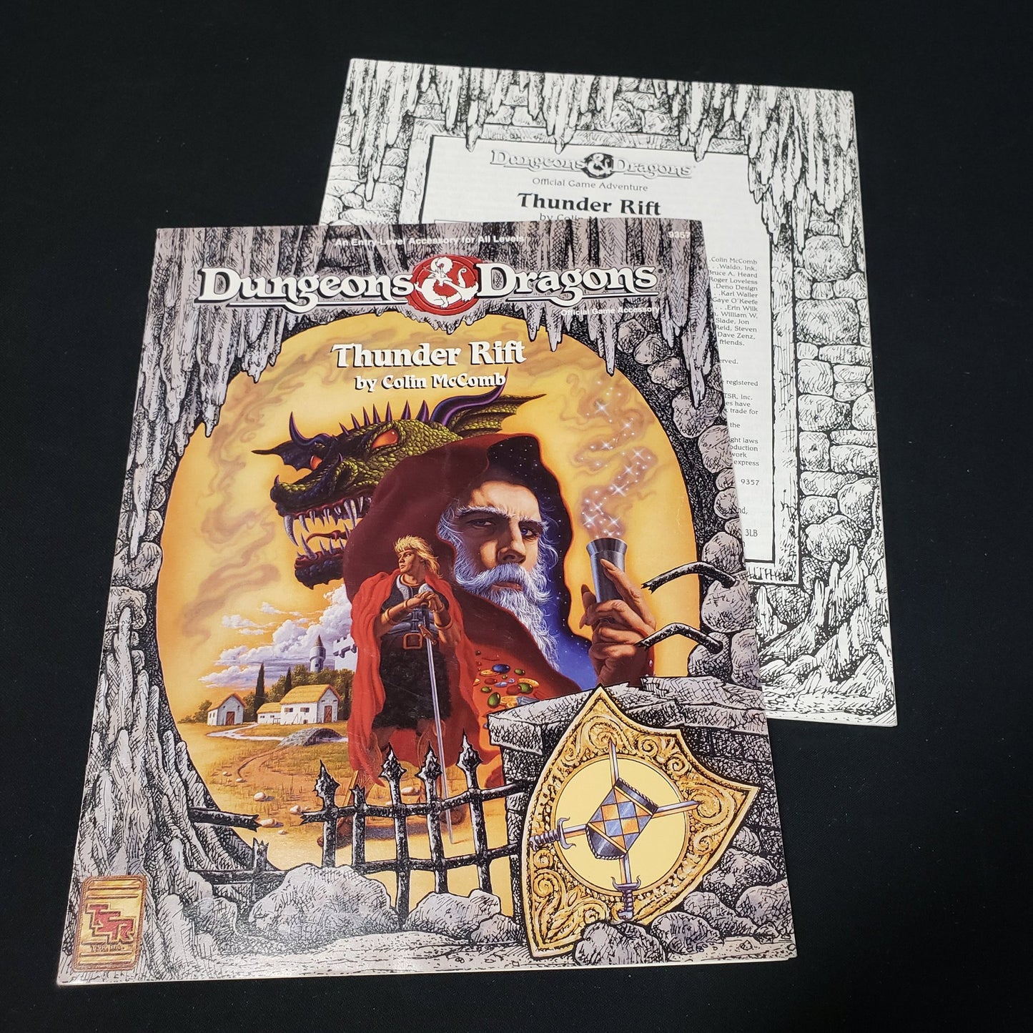 Image shows the folio & booklet of the Thunder Rift module for the roleplaying game Dungeons & Dragons