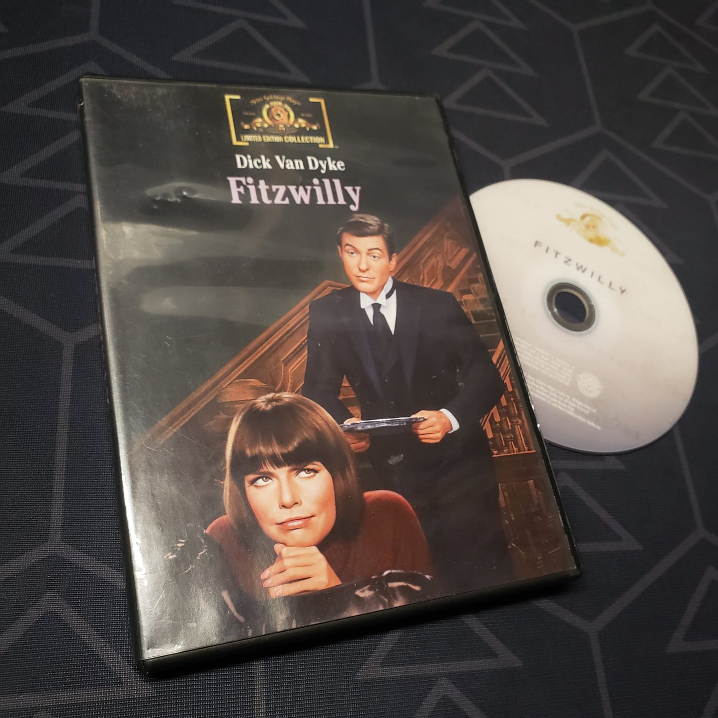 Image shows the case & disc for the movie Fitzwilly on DVD