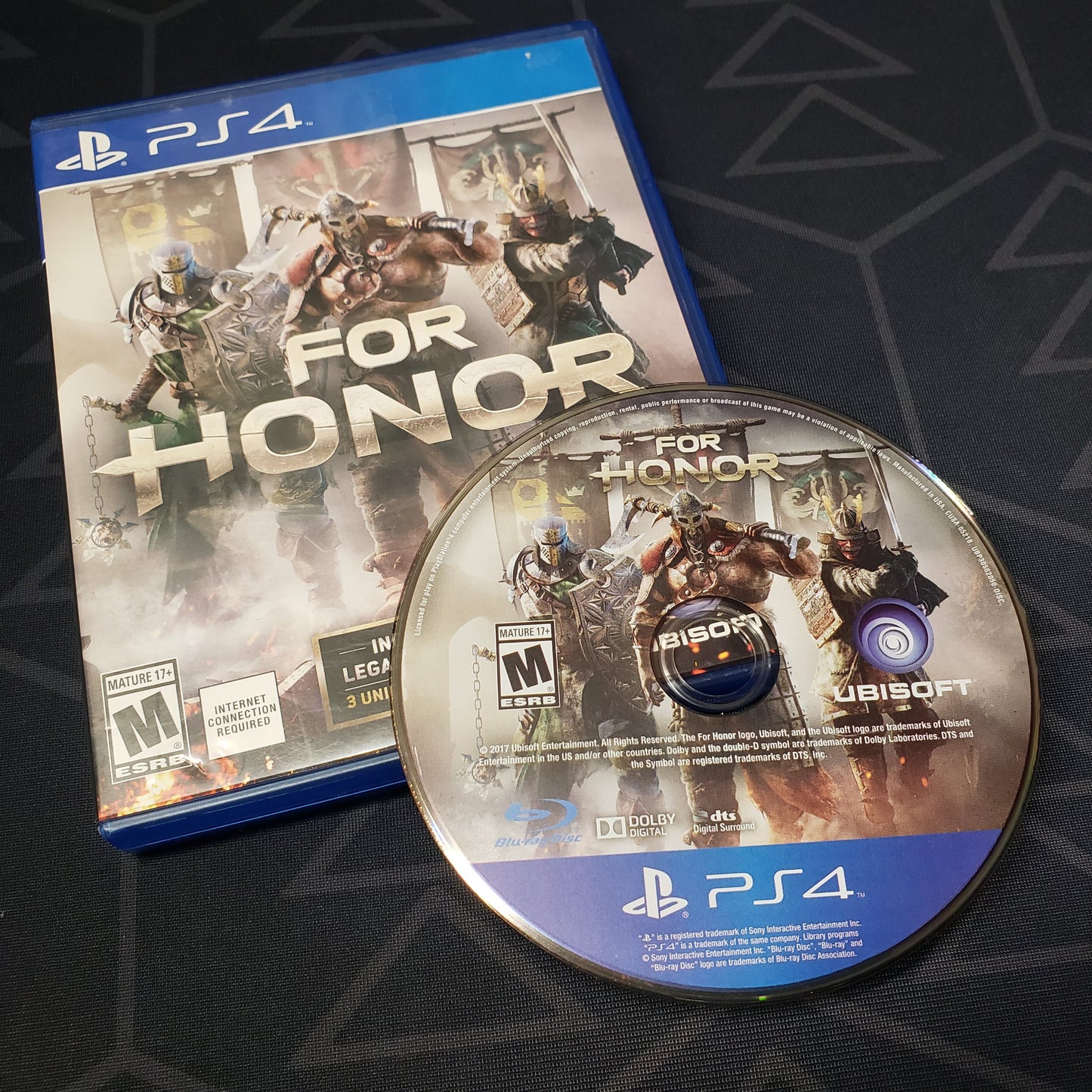 Image shows the case & disc for the video game For Honor for Playstation 4
