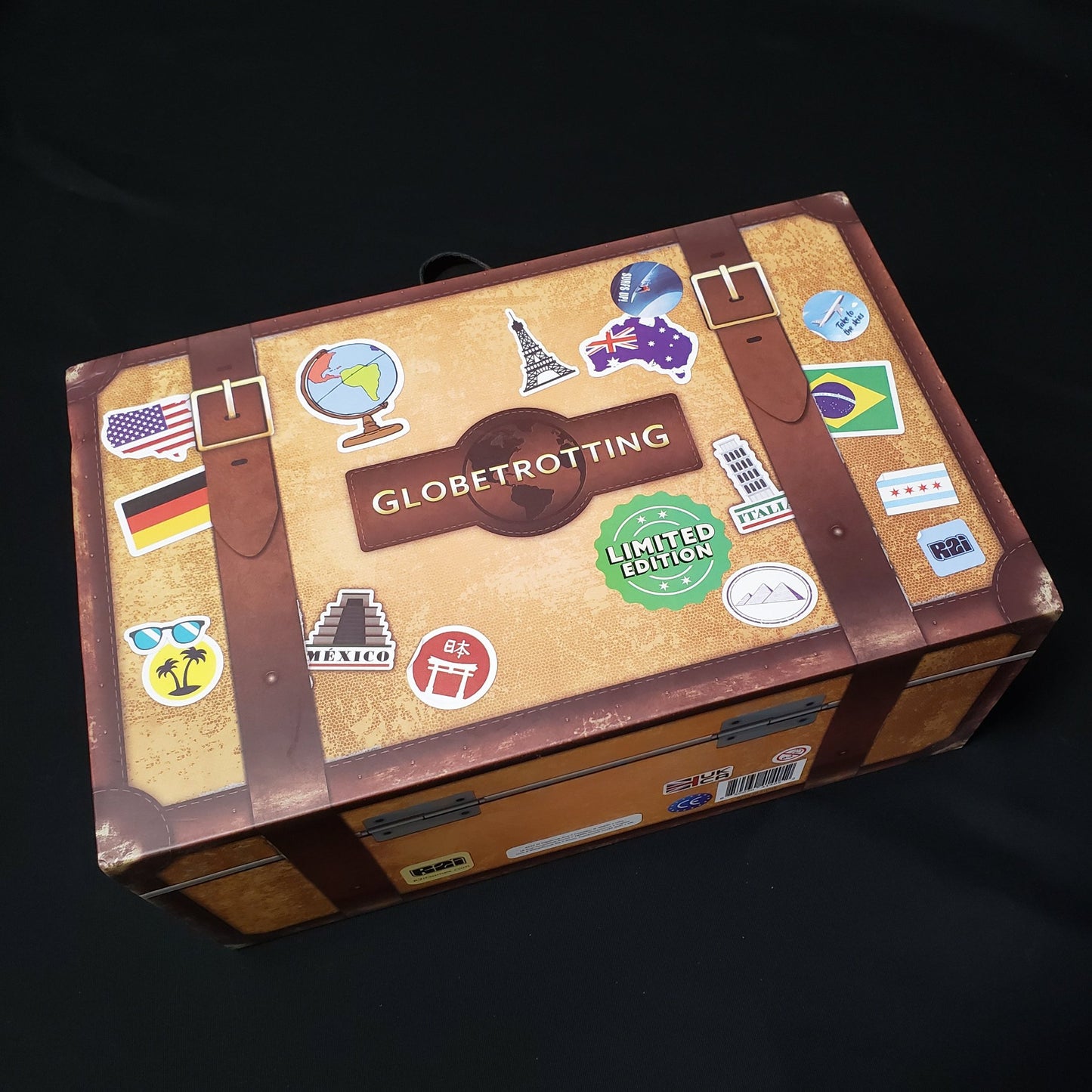 Image shows the front cover of the box of the Globetrotting board game
