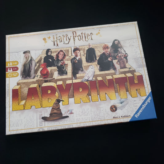 Image shows the front cover of the box of the Harry Potter Labyrinth board game