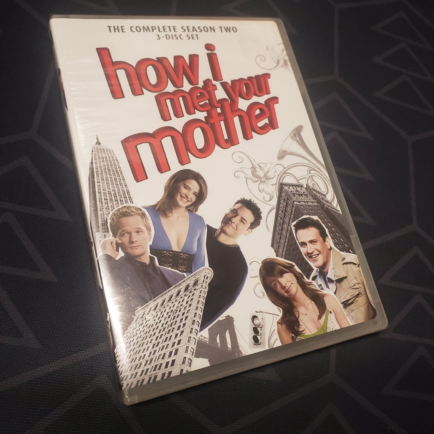 Image shows the front of the case for the second season of How I Met Your Mother on DVD
