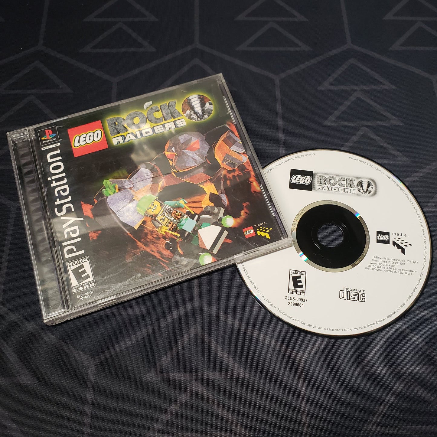 Image shows the case & disc for the video game LEGO Rock Raiders for Playstation 1