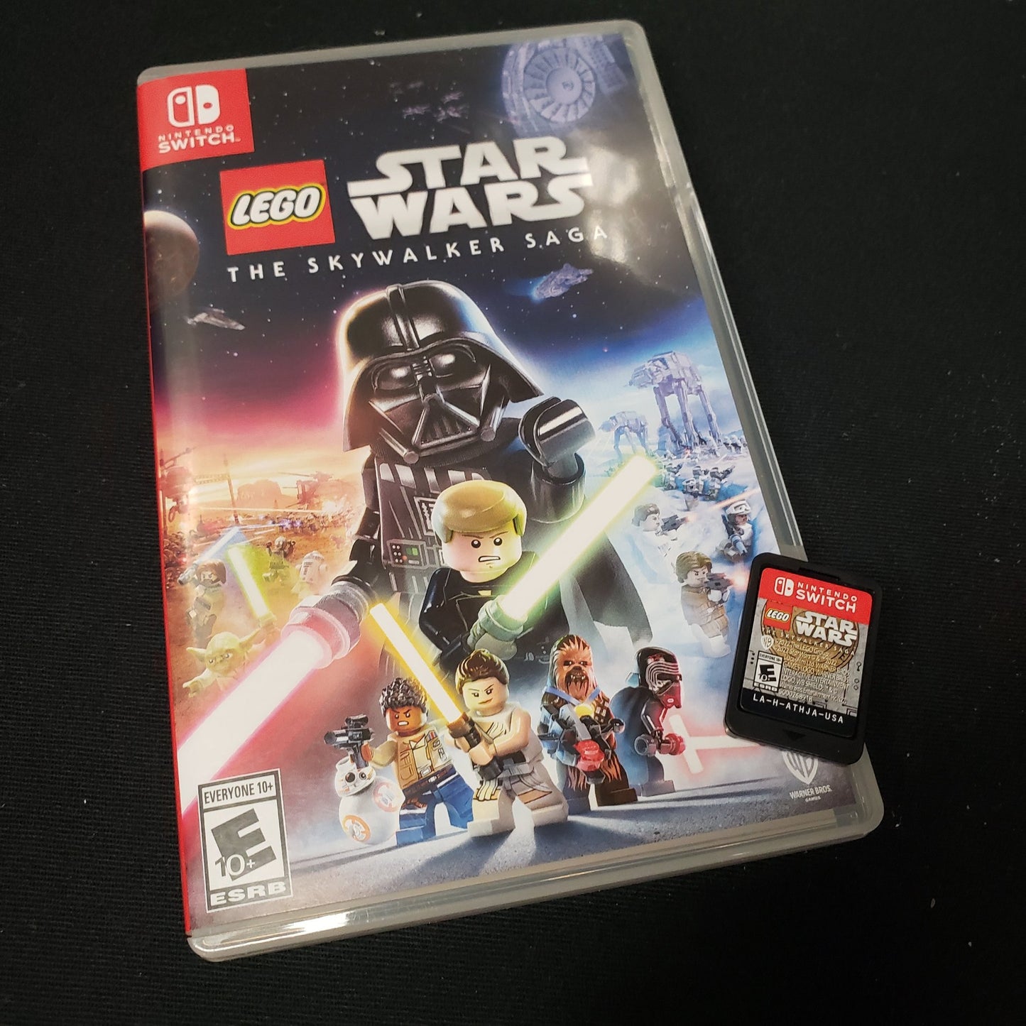 Image shows the case & cartridge for the video game LEGO Star Wars: The Skywalker Saga for Nintendo Switch