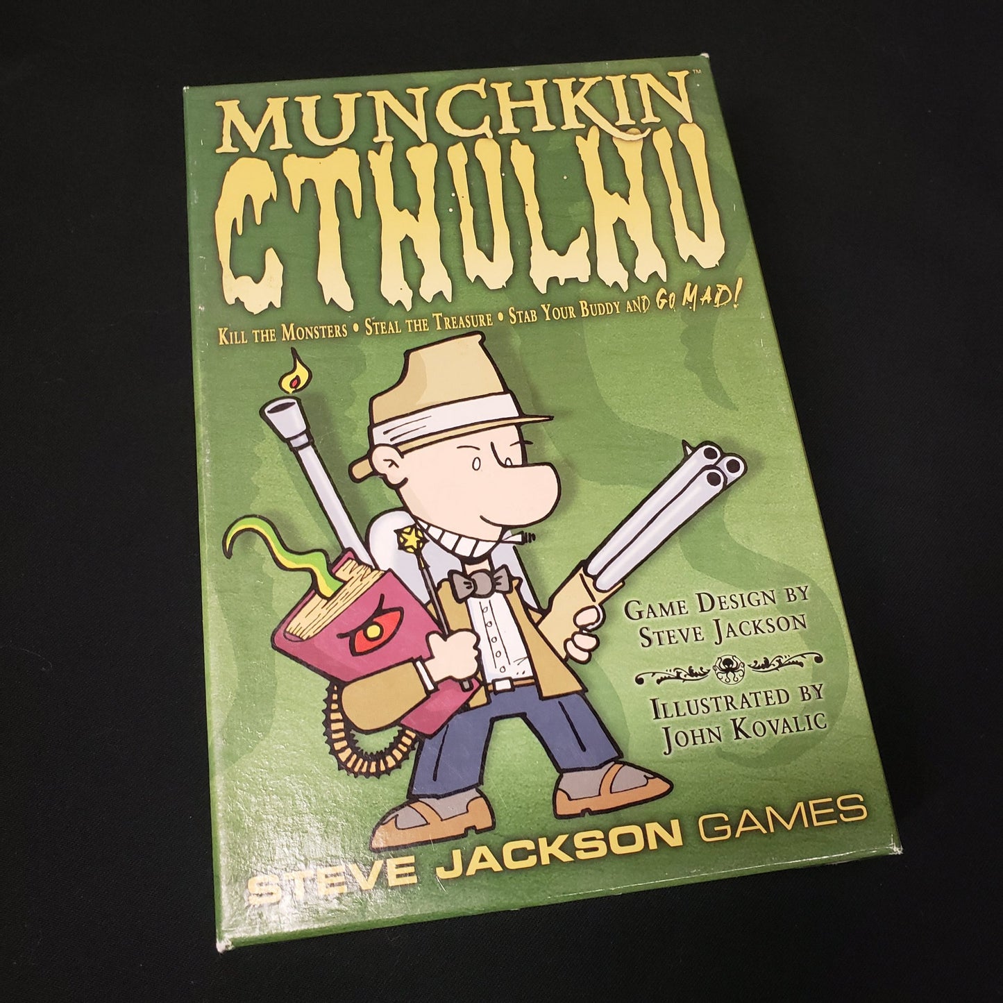 Image shows the front cover of the box of the Munchkin Cthulhu card game