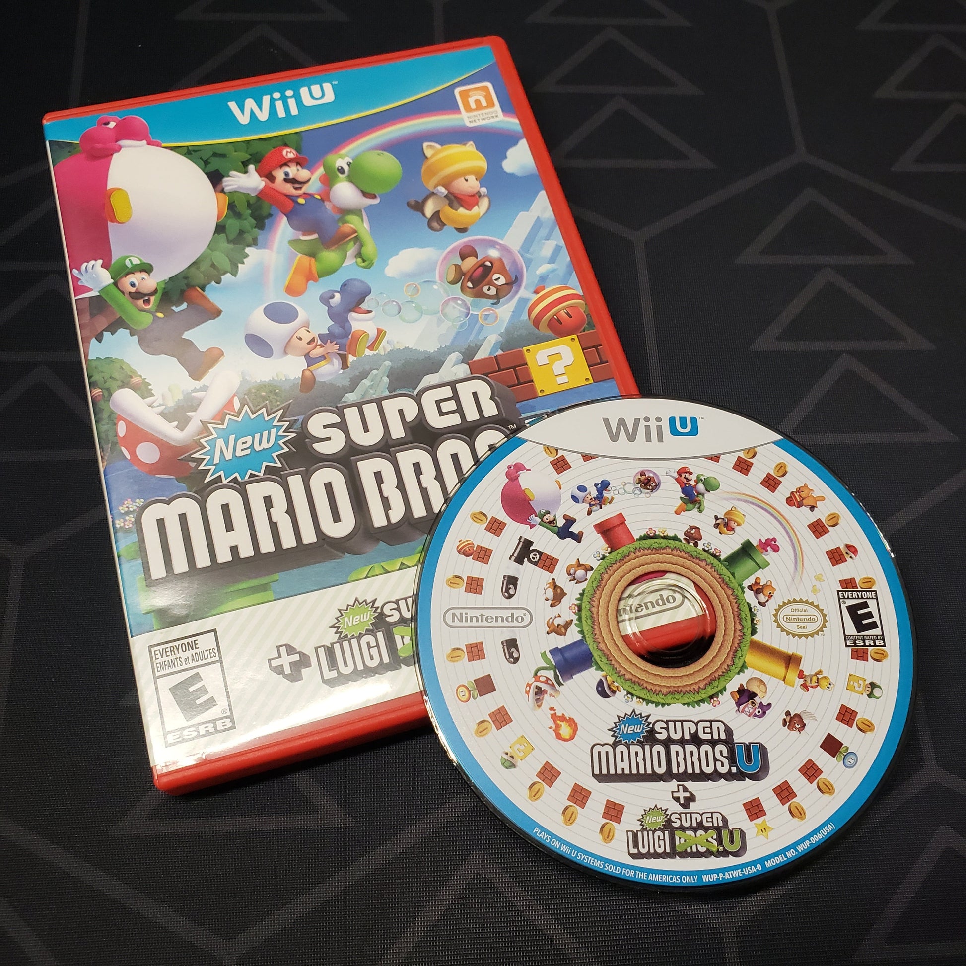 Image shows the case and disc for the video game New Super Mario Bros. U for Nintendo Wii U