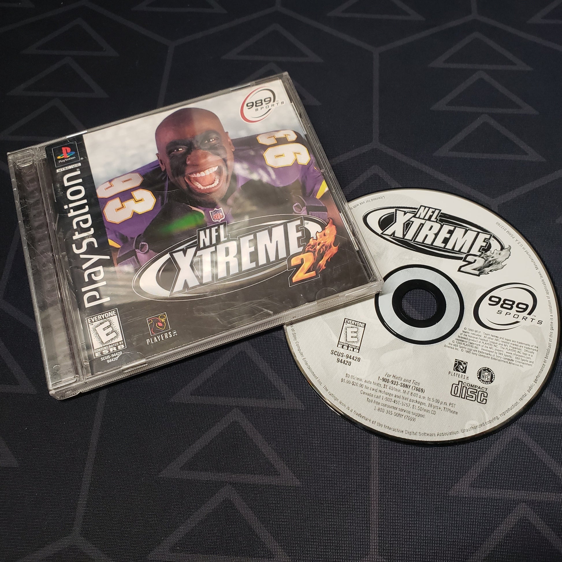 Image shows the case & disc for the video game NFL Xtreme 2 for Playstation 1