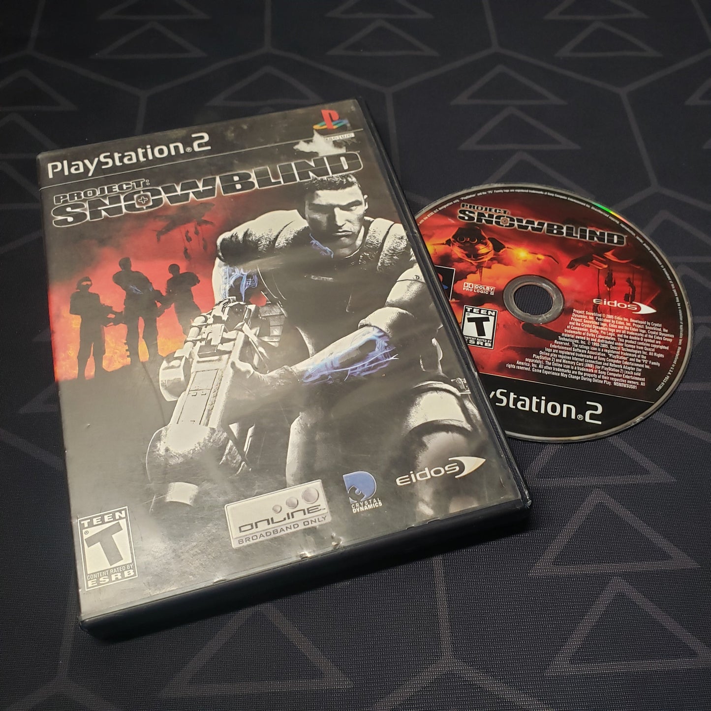 Image shows the case and disc for the video game Project: Snowblind for Playstation 2