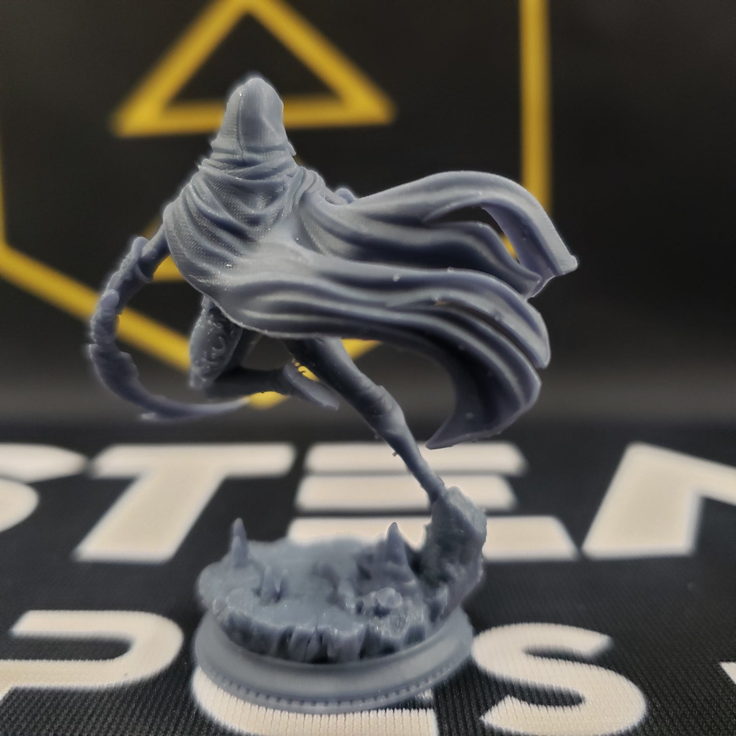 Xira Elineri, Assassin of the Waxing Moon (Female Drow Assassin)