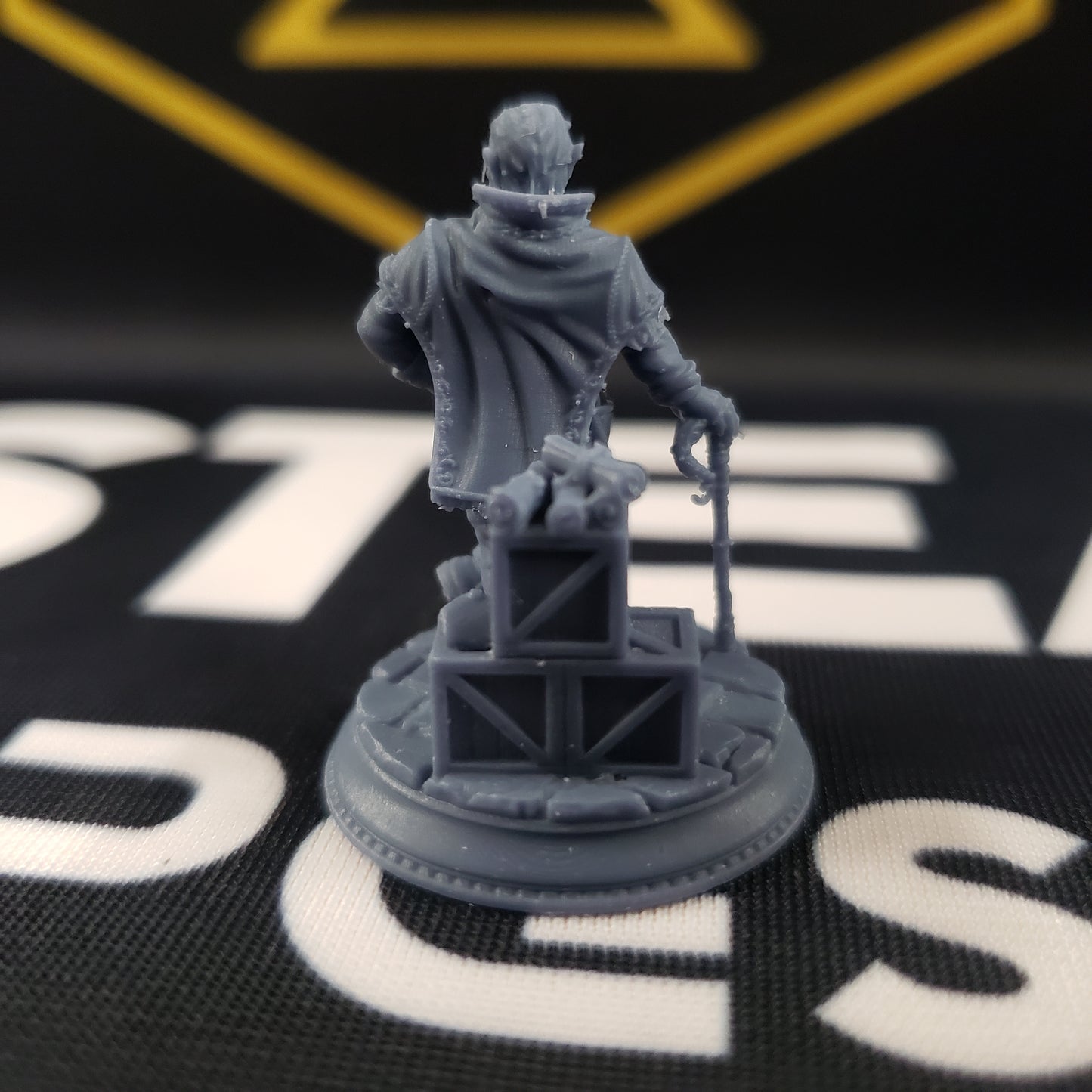 Skillet "The Boss", Crime Lord (Male Halfling Noble)