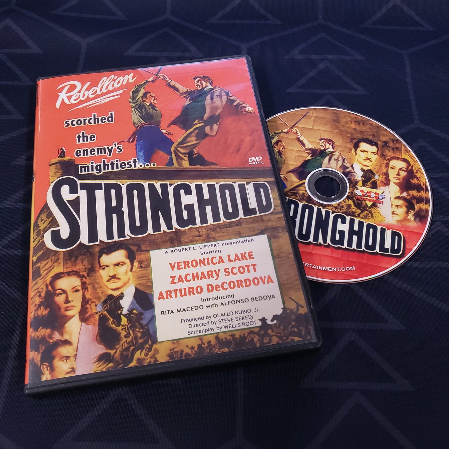 Image shows the case & disc for the movie Stronghold on DVD