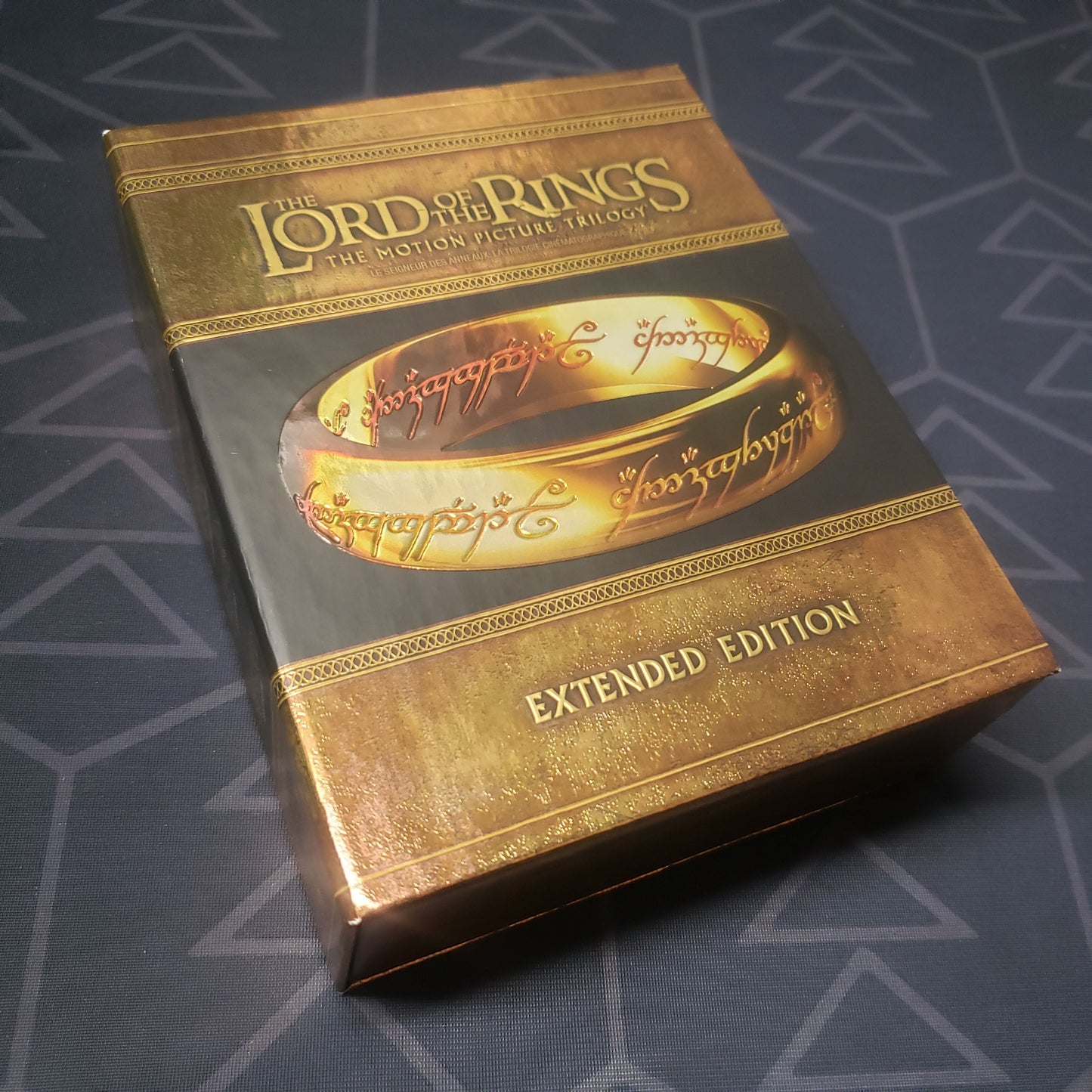 Image shows the front of the case for the movie set of The Lord of the Rings: Extended Edition Trilogy on Blu-Ray
