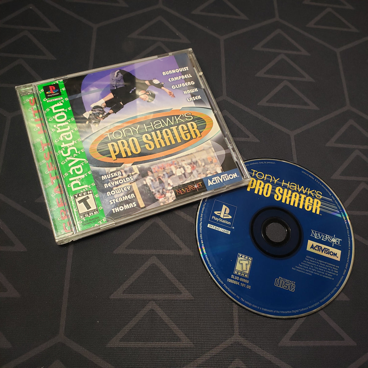 Image shows the jewel case with manual & disc for the video game Tony Hawk's Pro Skater for Playstation 1