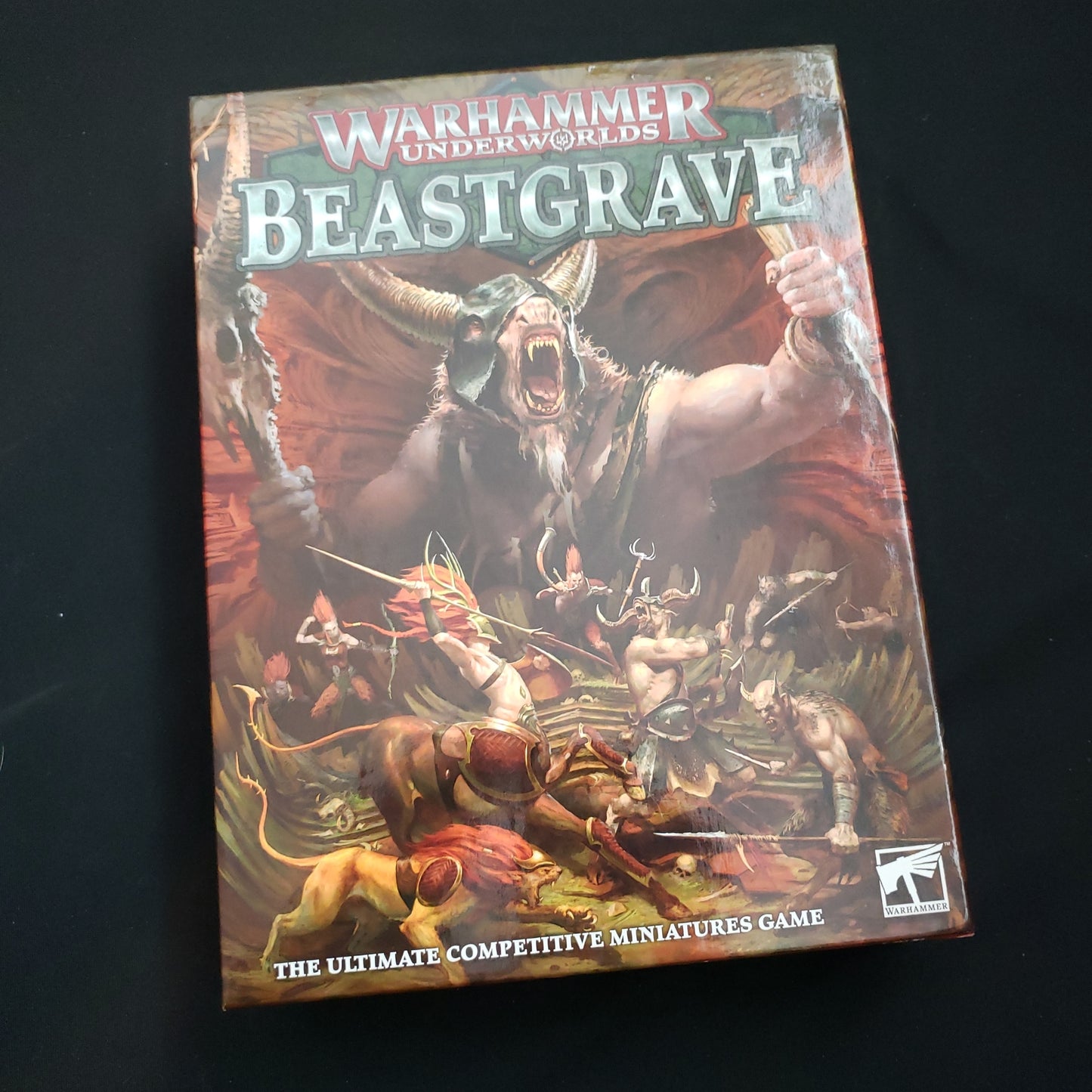 Image shows the front cover of the box of the Warhammer Underworlds: Beastgrave board game