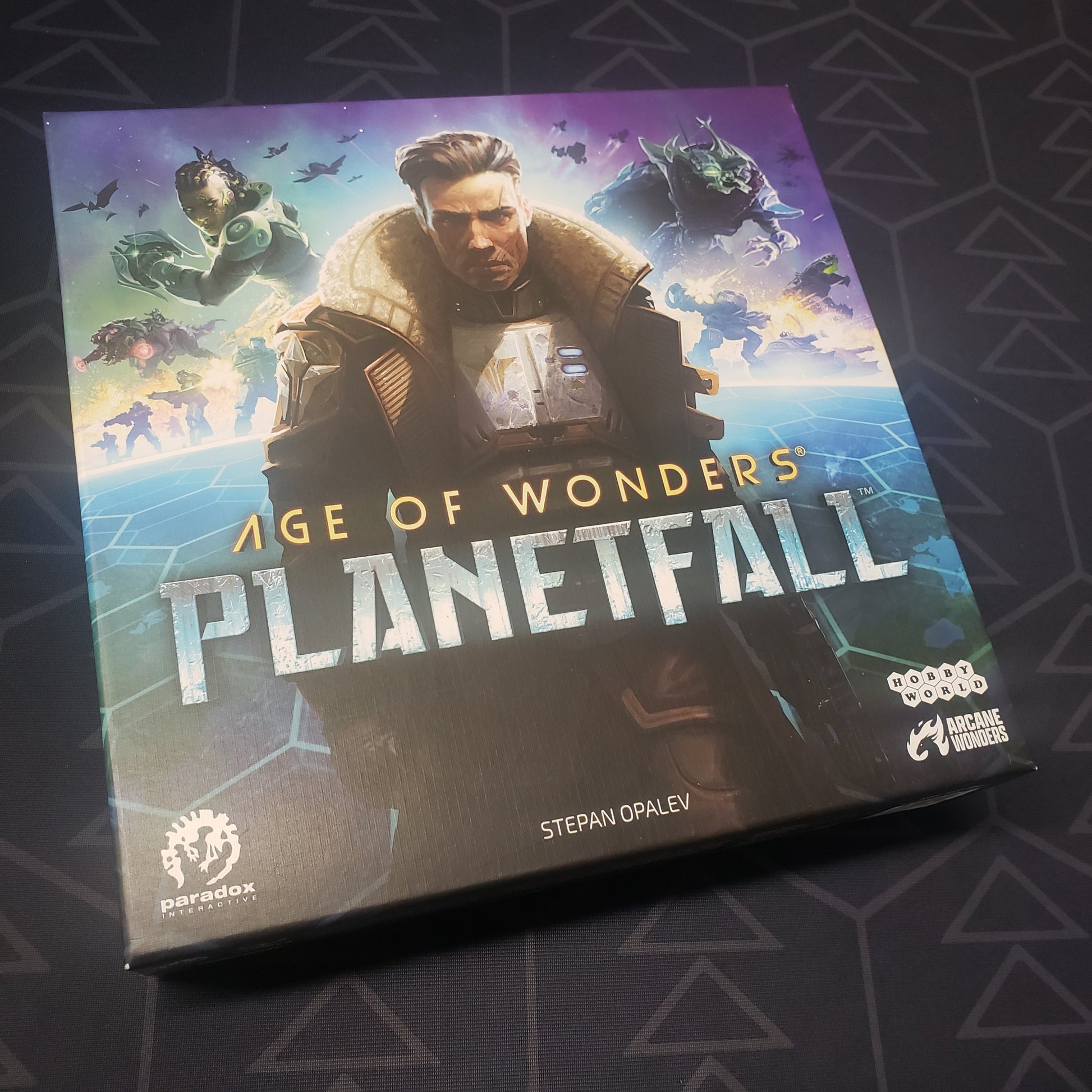 Image shows the front cover of the box for the Age of Wonders: Planetfall board game