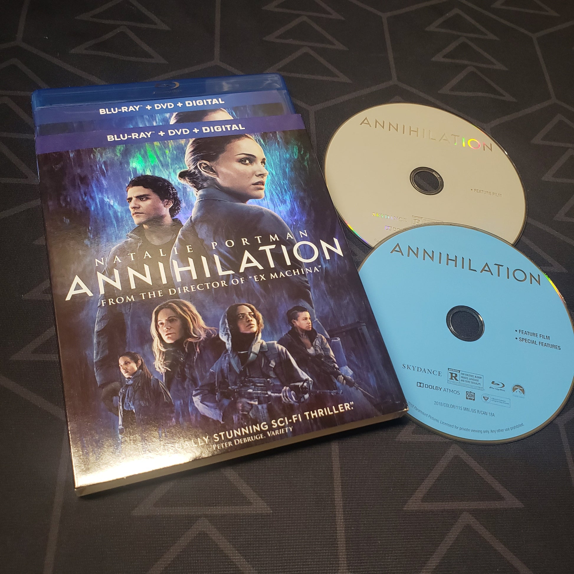 Image shows the slipcover, case & two discs for the movie Annihilation on Blu-Ray + DVD