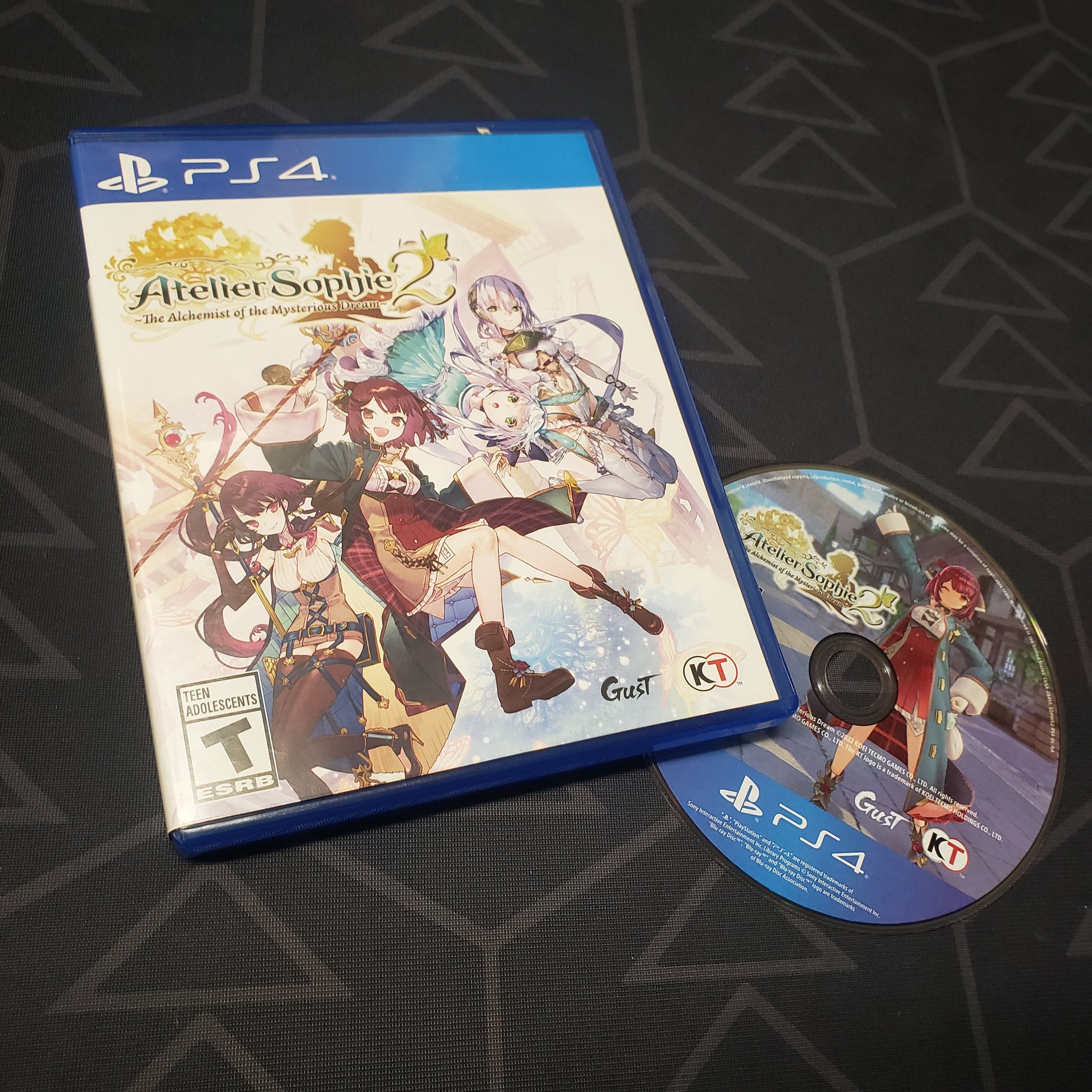 Image shows the case and disc for the video game Atelier Sophie 2: The Alchemist of the Mysterious Dream for Playstation 4