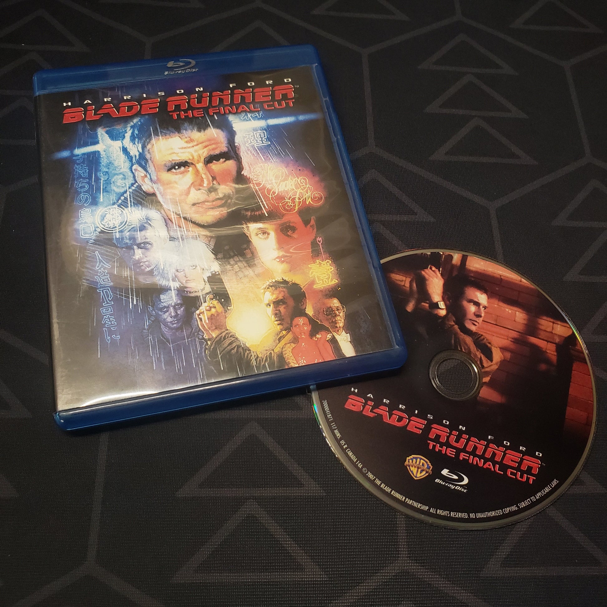 Image shows the case & disc for the movie Blade Runner: The Final Cut on Blu-Ray