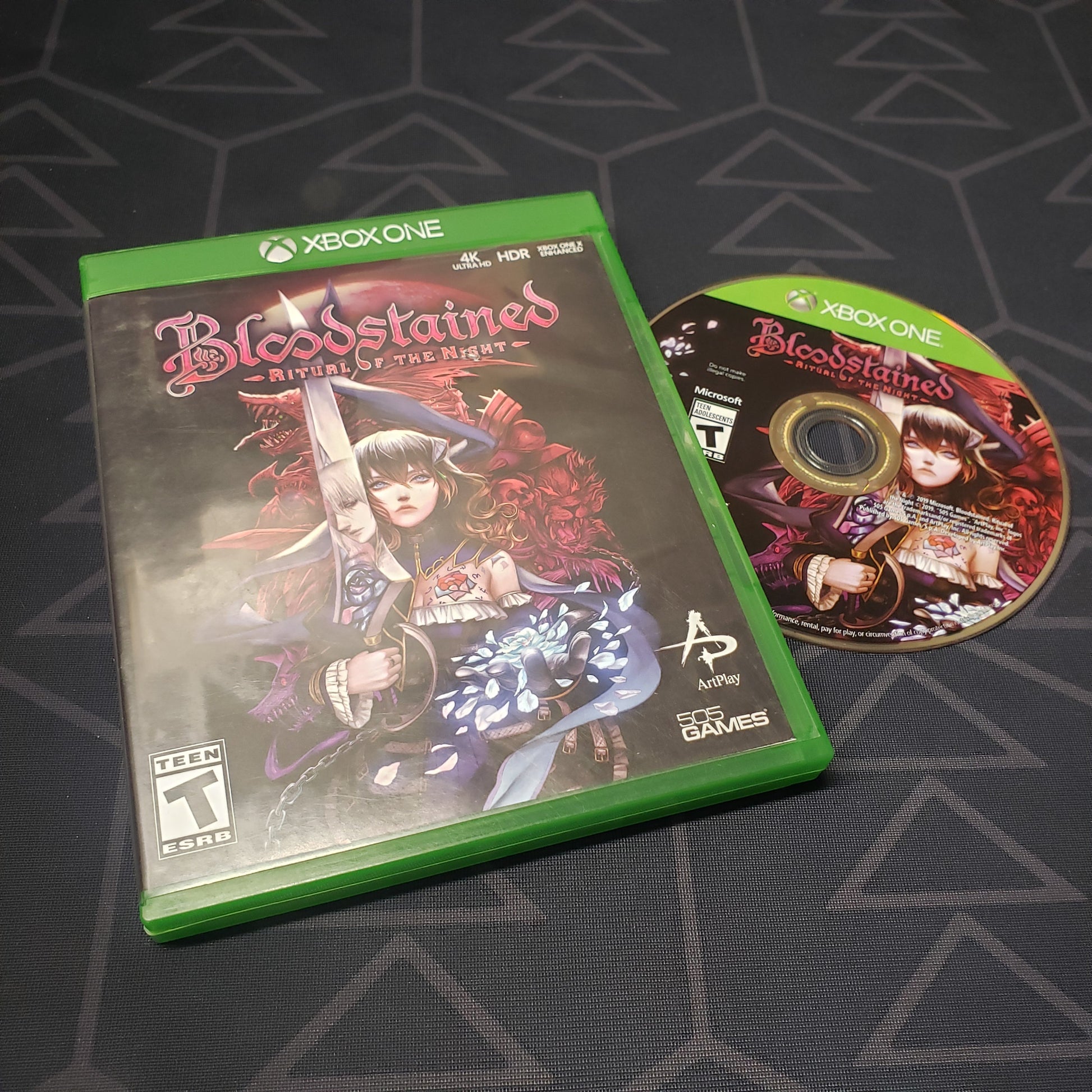 Image shows the case and disc for the video game Bloodstained: Ritual of the Night for Xbox One