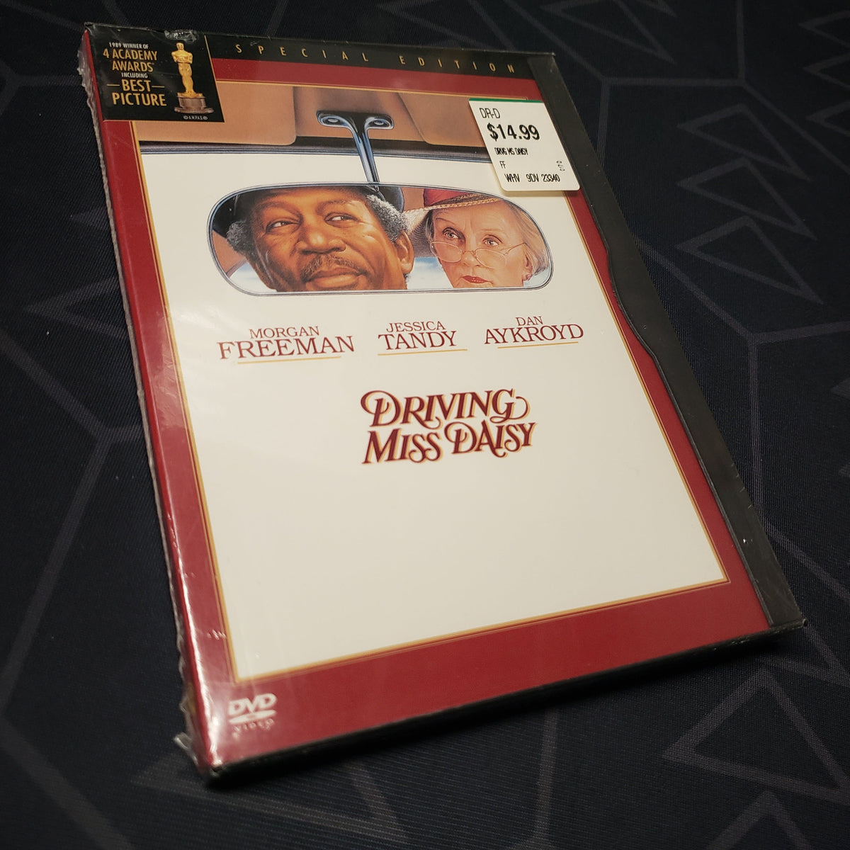 Image shows the front of the case for the movie Driving Miss Daisy on DVD