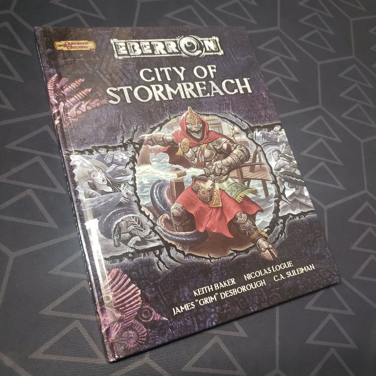 Image shows the front cover of the Eberron: City of Stormreach book for the roleplaying game Dungeons & Dragons 3.5E