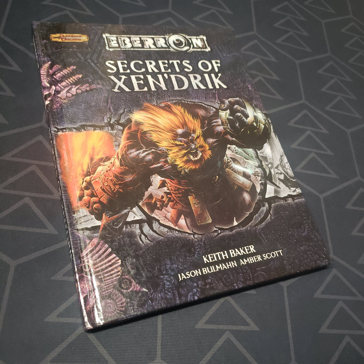 Image shows the front cover of the Eberron: Secrets of Xen'drik book for the roleplaying game Dungeons & Dragons 3.5E
