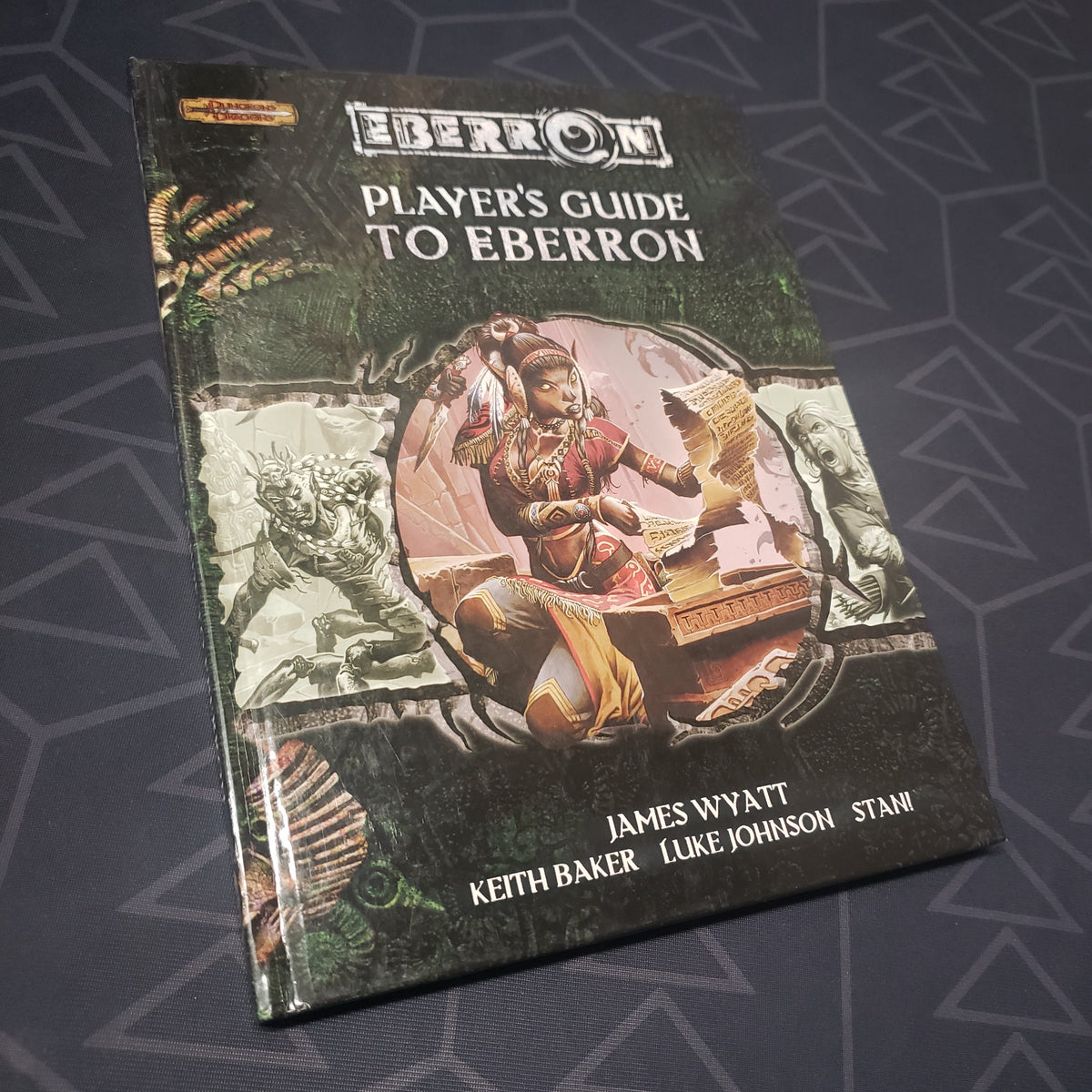 Image shows the front cover of the Player's Guide to Eberron book for the roleplaying game Dungeons & Dragons 3.5E