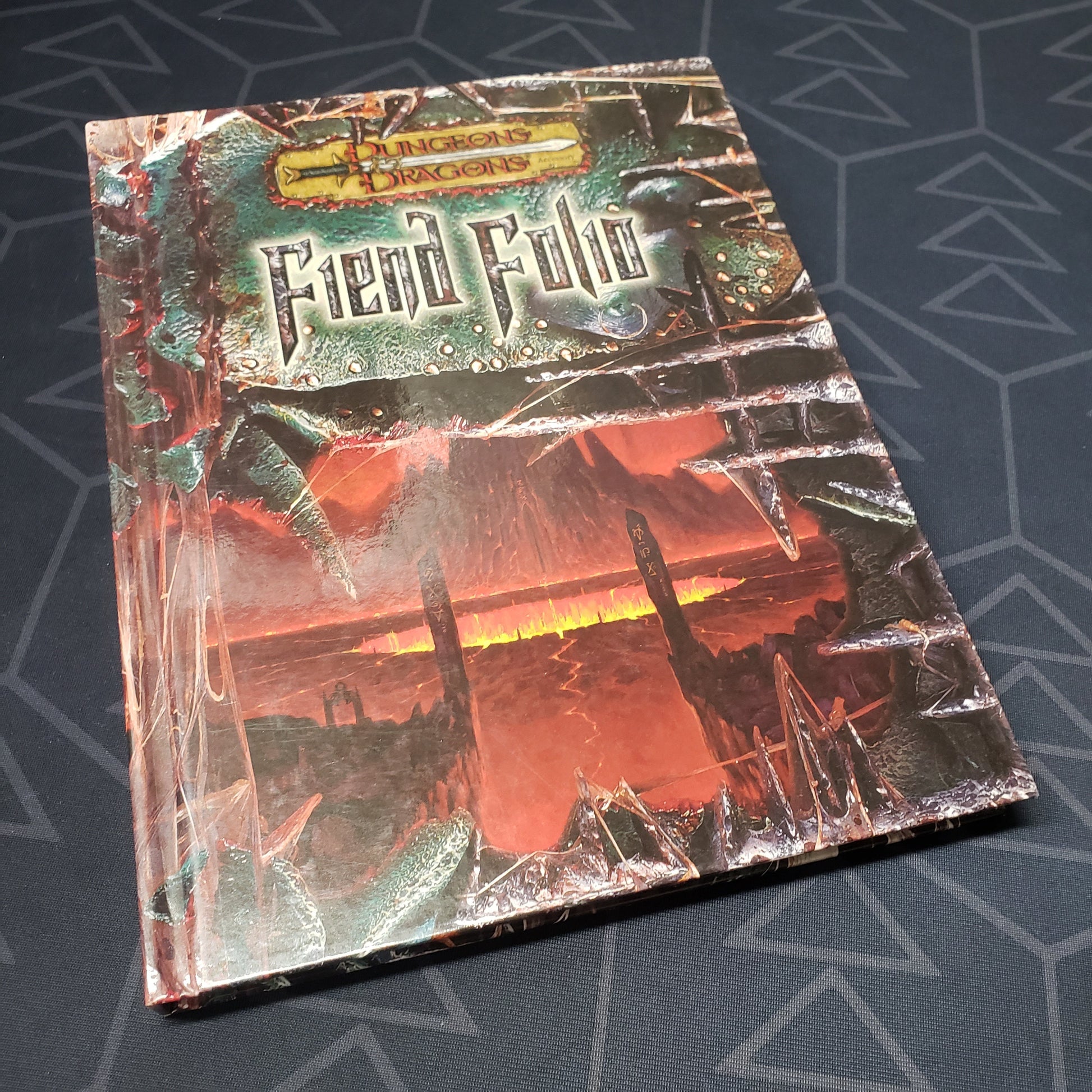 Image shows the front cover of the Fiend Folio book for the roleplaying game Dungeons & Dragons: Third Edition