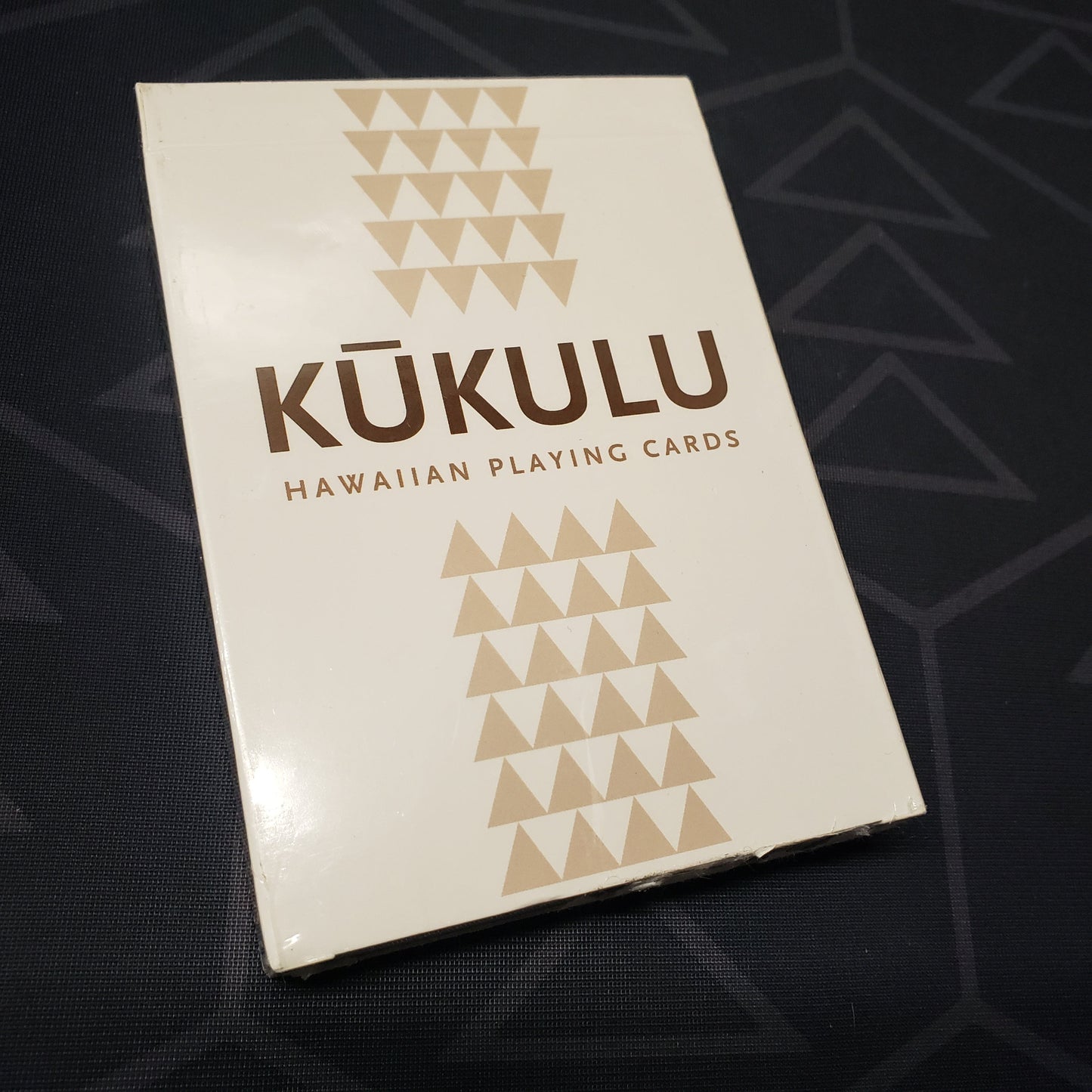 Image shows the front cover of the box for the Kukulu set of Hawaiian Playing Cards