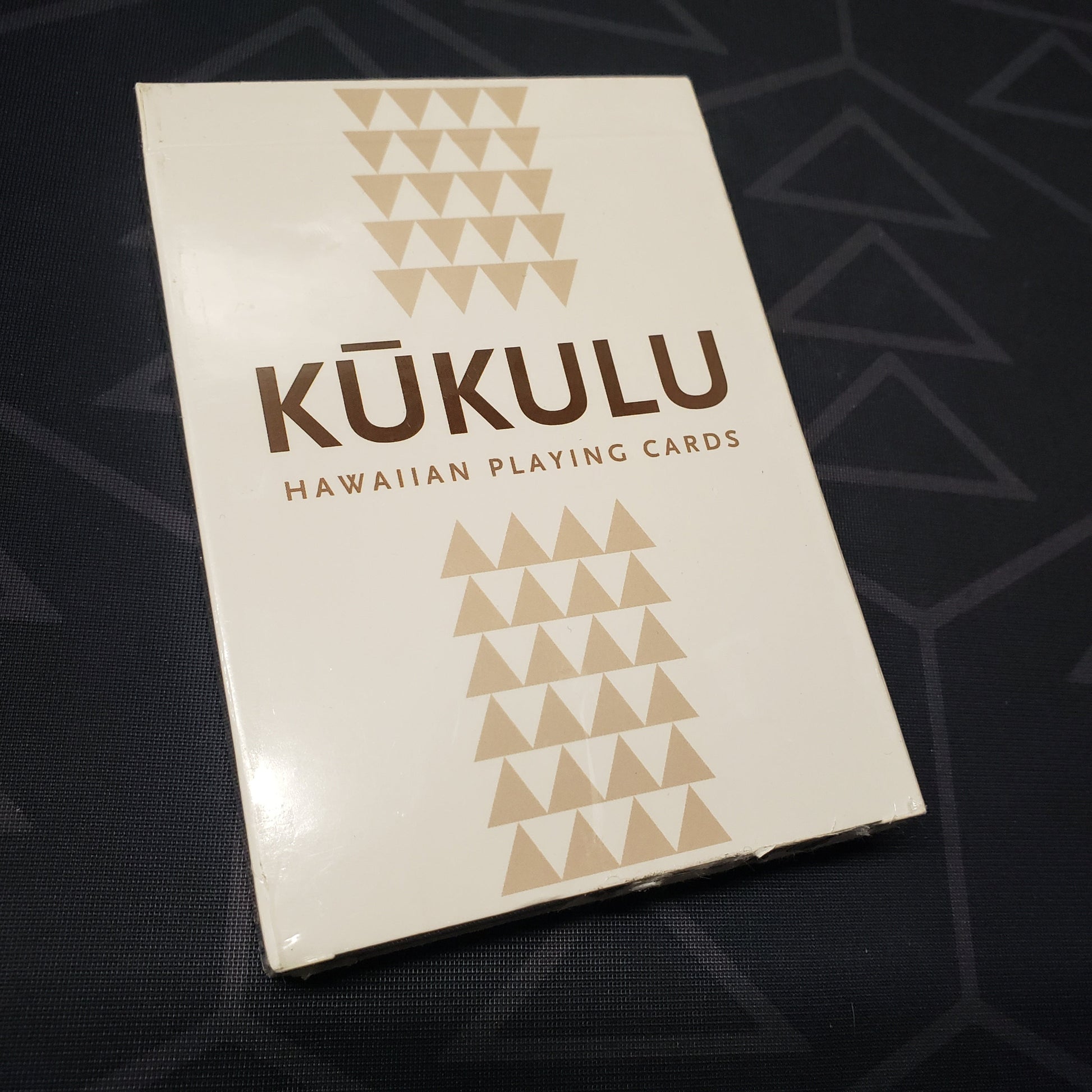 Image shows the front cover of the box for the Kukulu set of Hawaiian Playing Cards