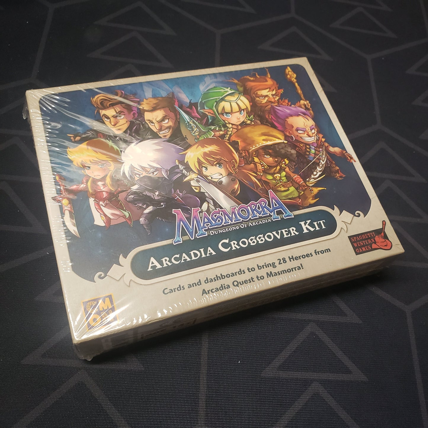 Image shows the front cover of the box of the Arcadia Crossover Kit expansion for the board games Masmorra: Dungeons of Arcadia + Arcadia Quest