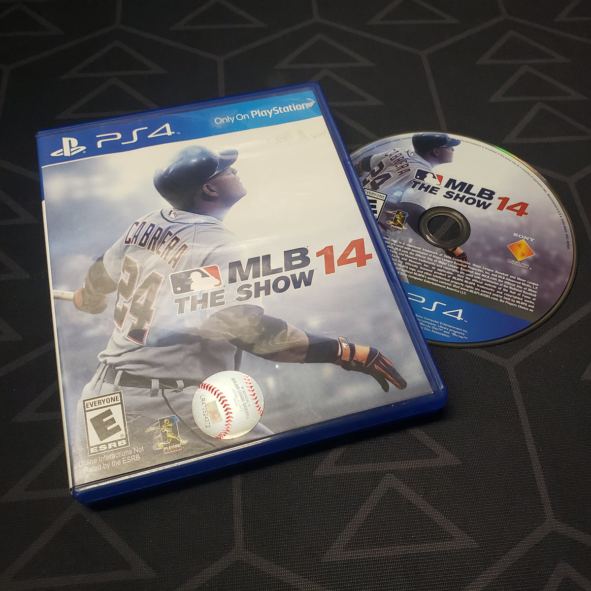 Image shows the case and disc for the video game MLB 14: The Show for Playstation 4
