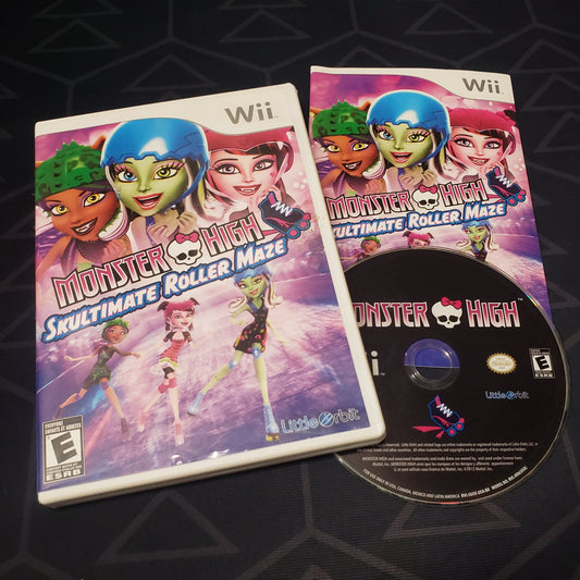 Image shows the case, manual & disc for the video game Monster High: Skultimate Roller Maze for Nintendo Wii