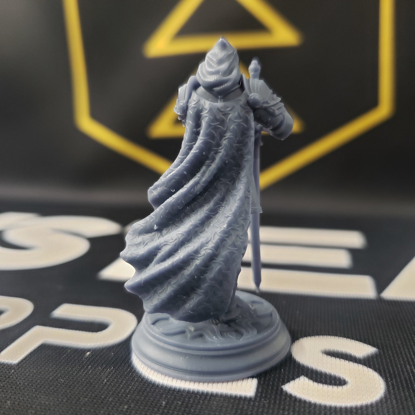 Visage, The Faceless Knight (Male Undead Paladin)