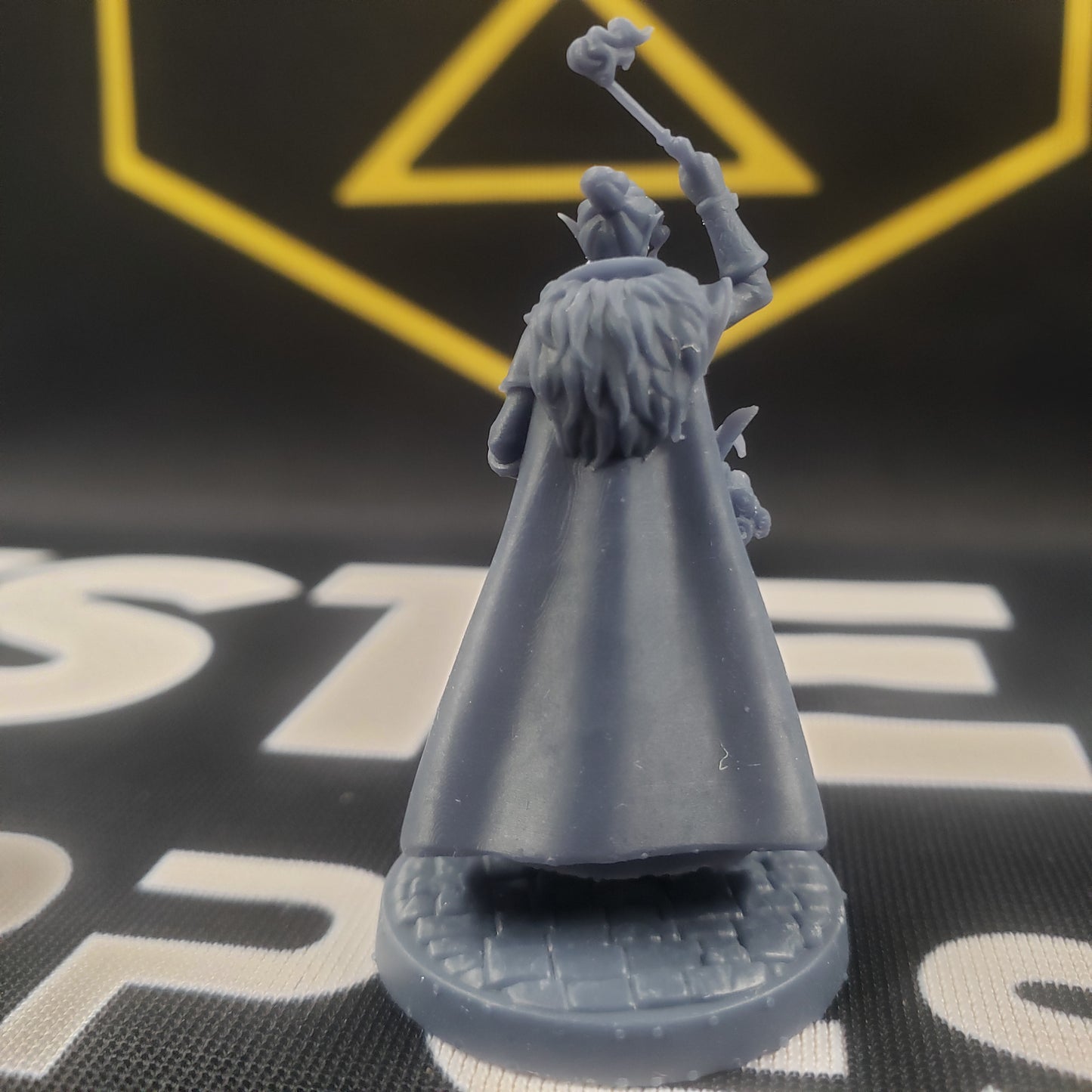 Esmere Kindletome (Female Elf Wizard Detective)