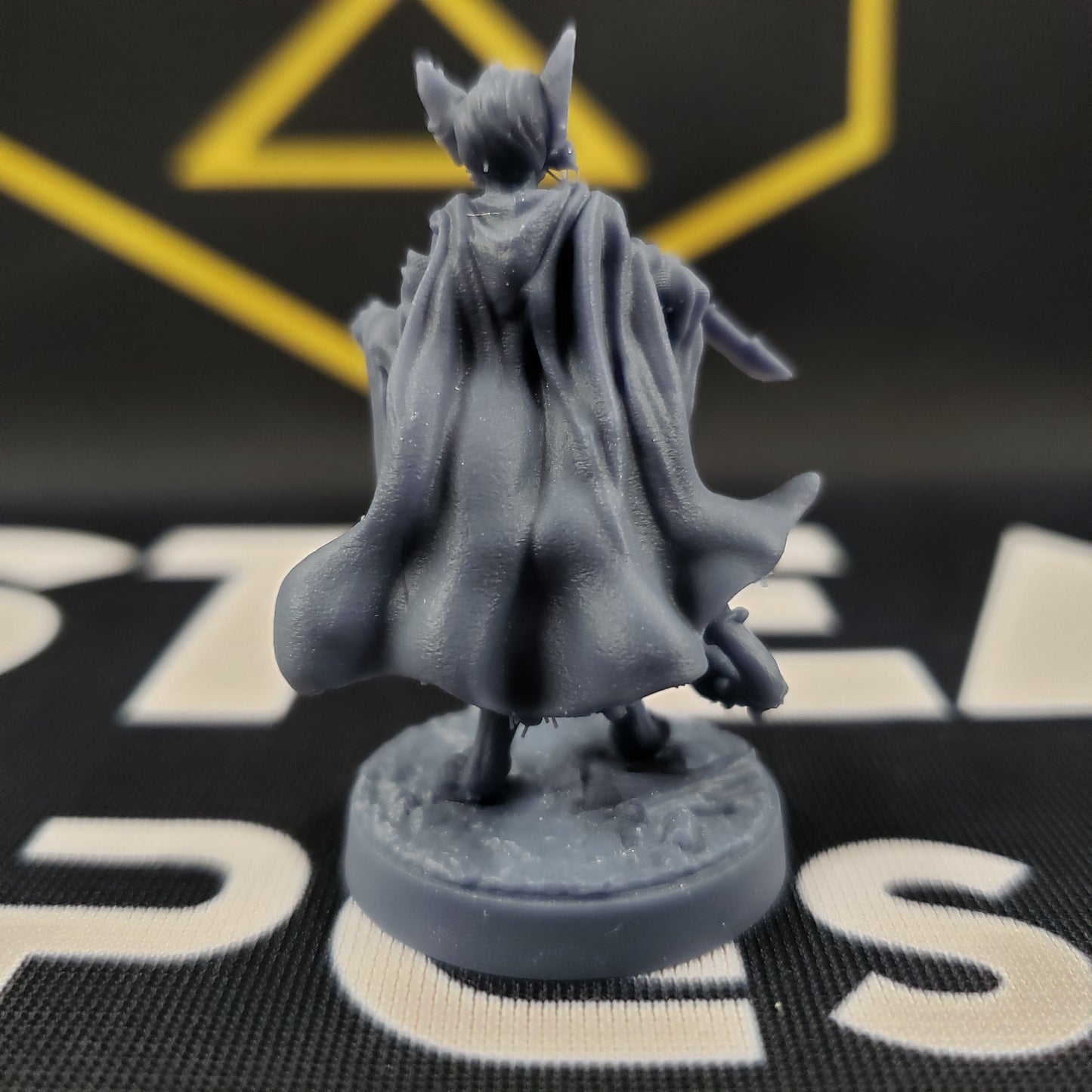 Carracali Shadow-Weaver: Sculpt 1 (Female Tabaxi Rogue)