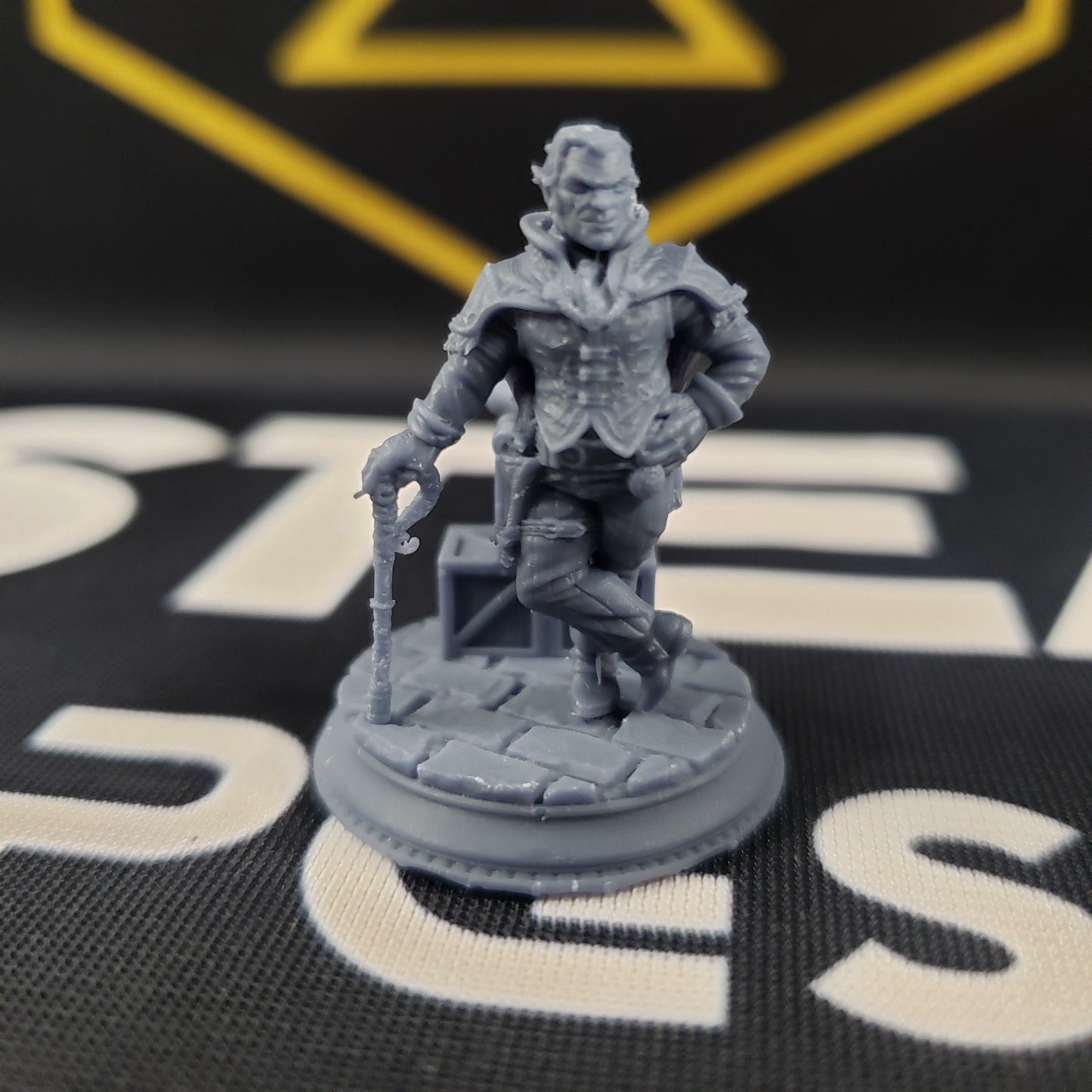 Skillet "The Boss", Crime Lord (Male Halfling Noble)