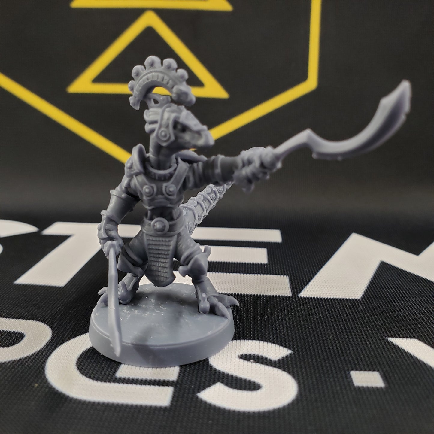 Scythrix Praetors with Ceremonial Blades (Velociraptor Dinosaur Warriors)